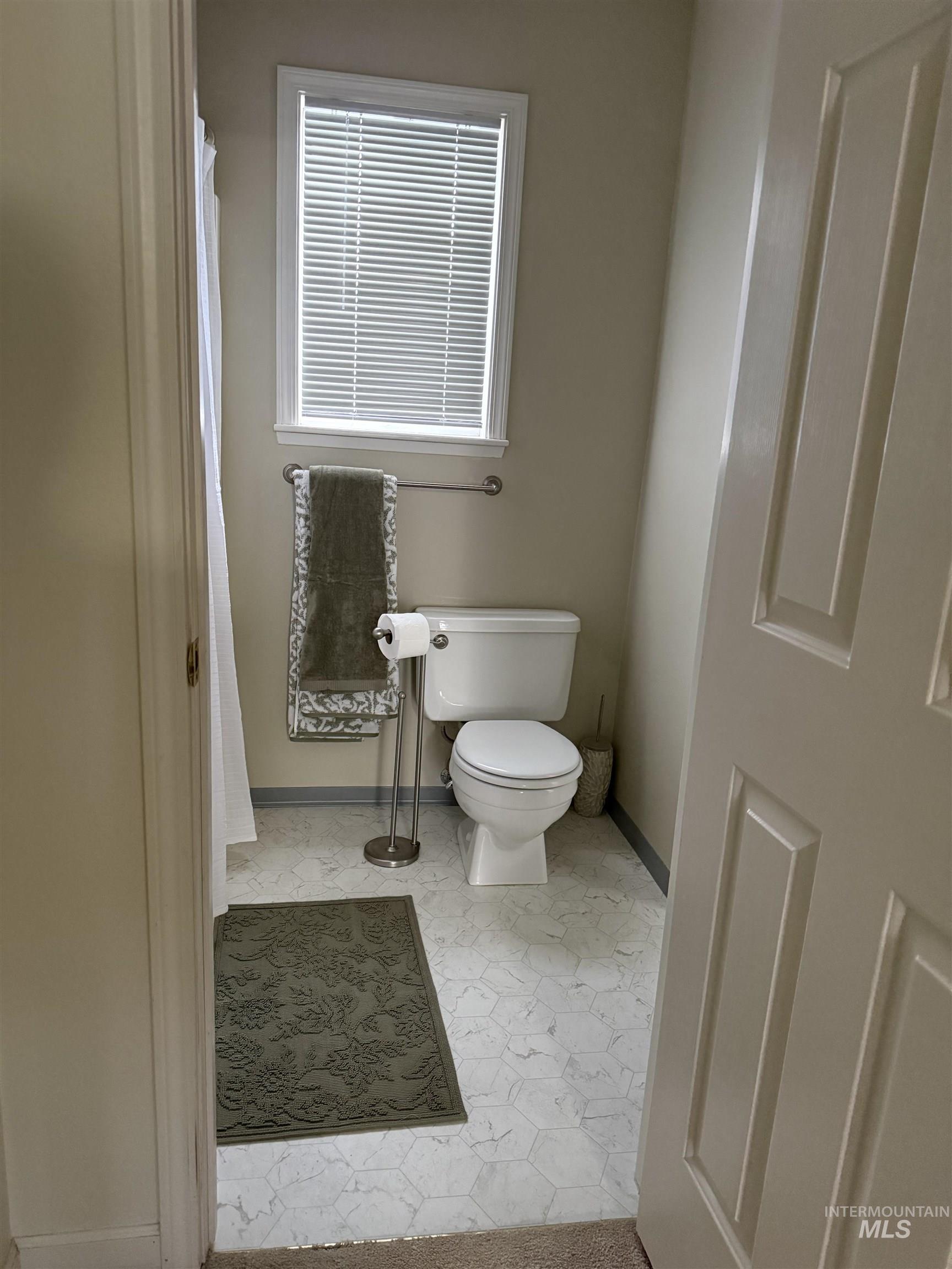 562 Deer Meadow, Moscow, Idaho 83843, 2 Bedrooms, 1.5 Bathrooms, Residential For Sale, Price $299,000, 98975553