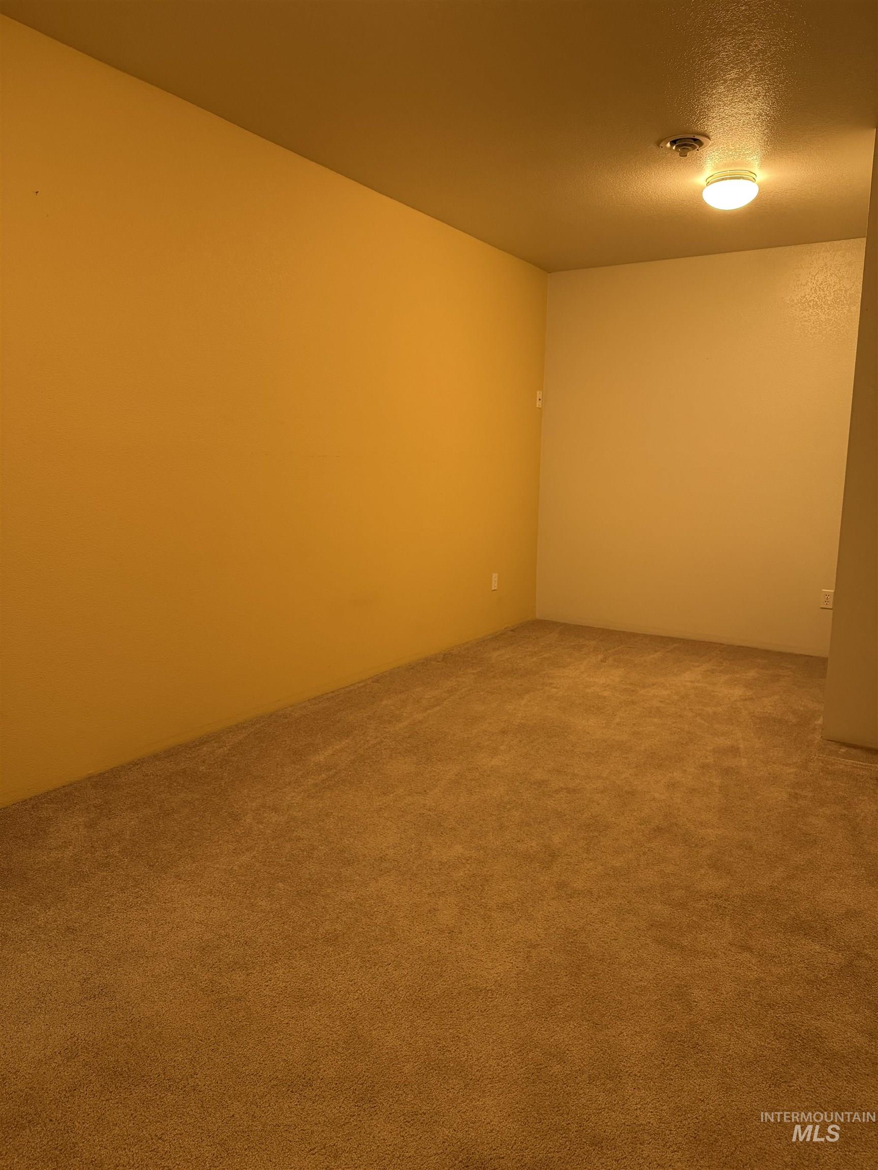 562 Deer Meaadow, Moscow, Idaho 82843, 2 Bedrooms, 1.5 Bathrooms, Residential For Sale, Price $319,000,MLS 98975553