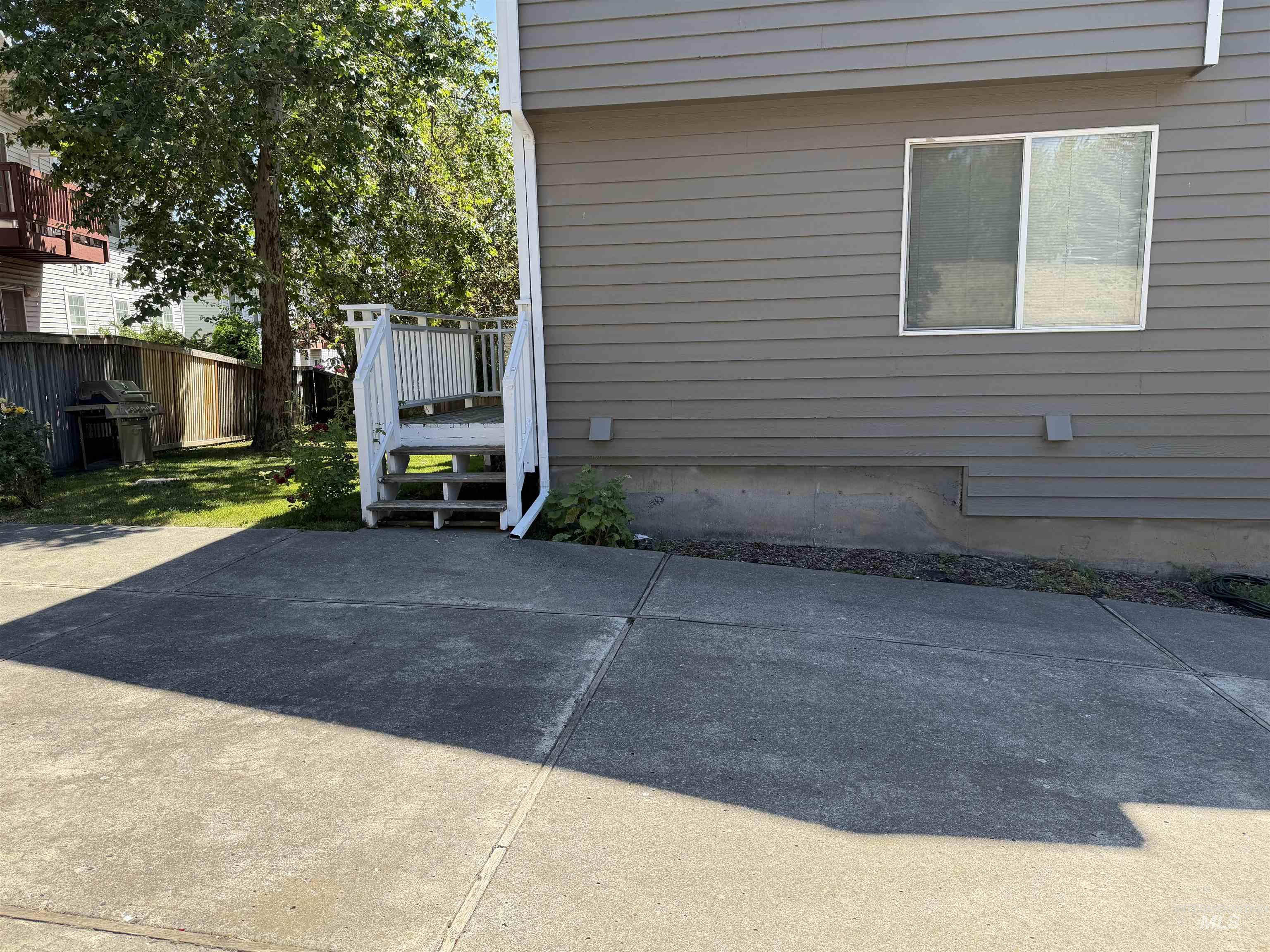 562 Deer Meadow, Moscow, Idaho 83843, 2 Bedrooms, 1.5 Bathrooms, Residential For Sale, Price $299,000, 98975553