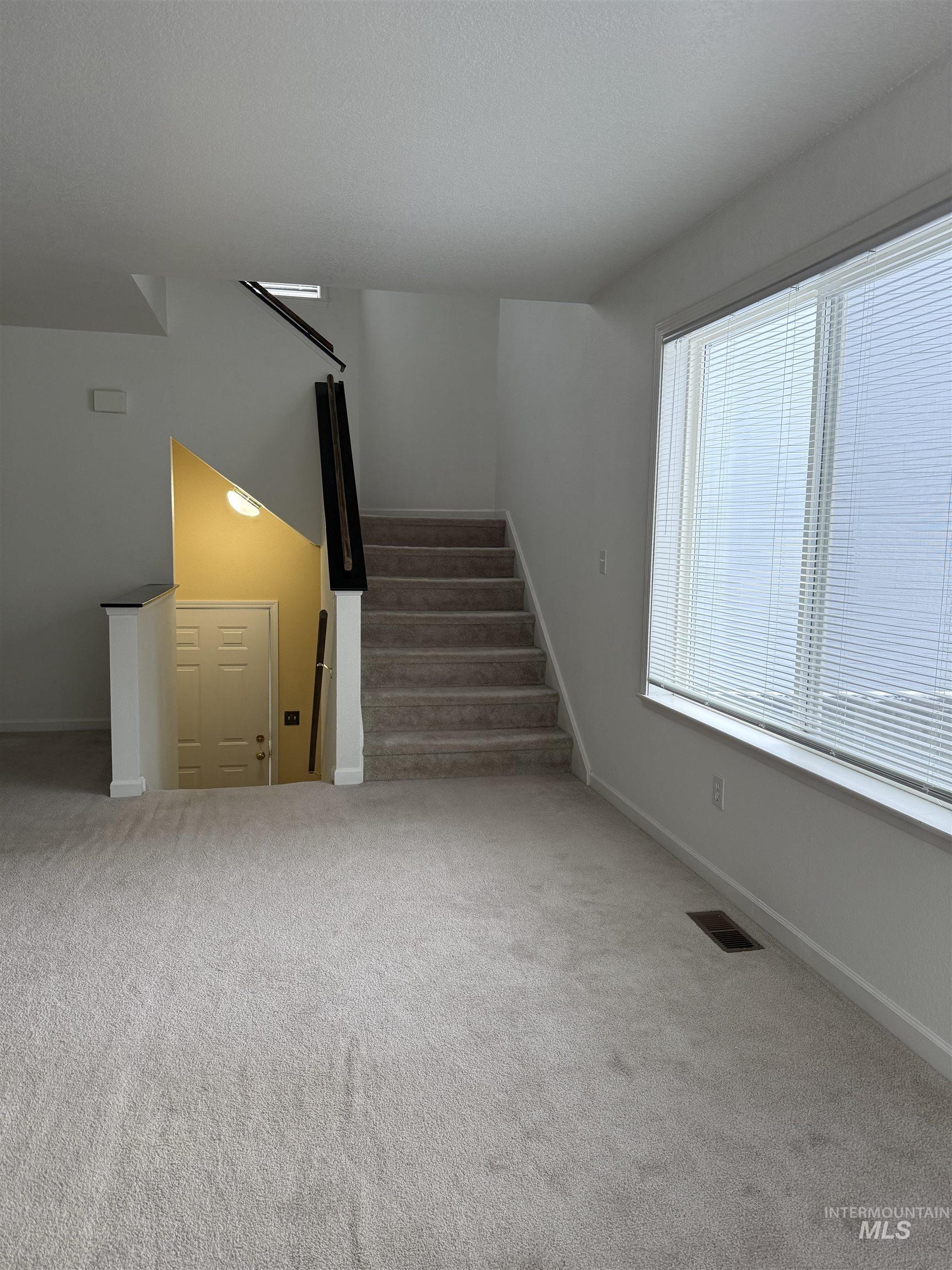 562 Deer Meaadow, Moscow, Idaho 82843, 2 Bedrooms, 1.5 Bathrooms, Residential For Sale, Price $319,000,MLS 98975553