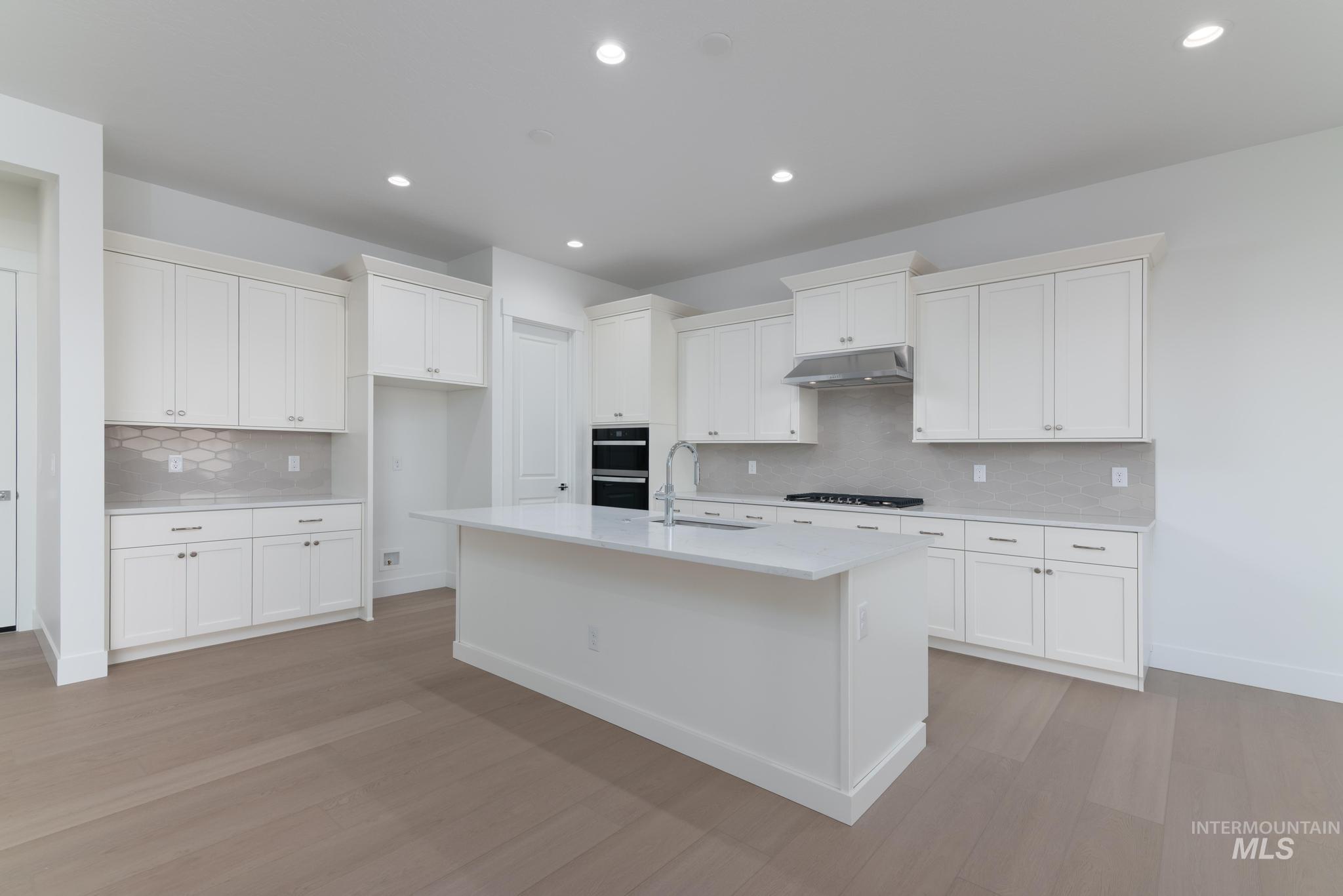 9800 W Novato St, Star, Idaho 83669, 3 Bedrooms, 2.5 Bathrooms, Residential For Sale, Price $619,000,MLS 98975555