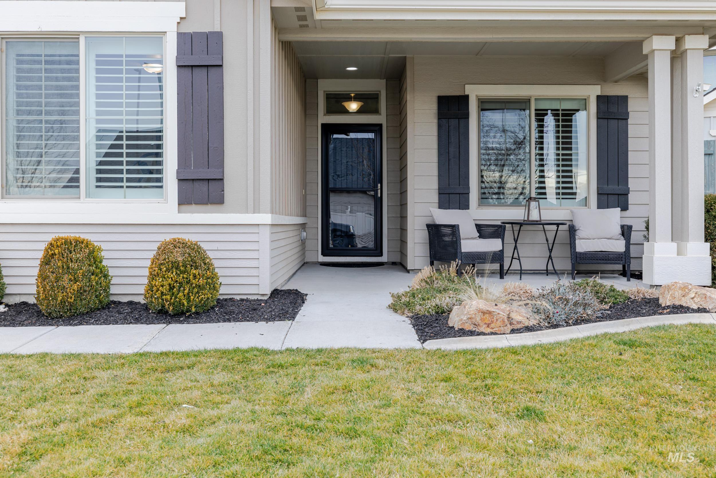 5262 W Los Flores, Meridian, Idaho 83646, 3 Bedrooms, 2 Bathrooms, Residential For Sale, Price $486,900,MLS 98975556