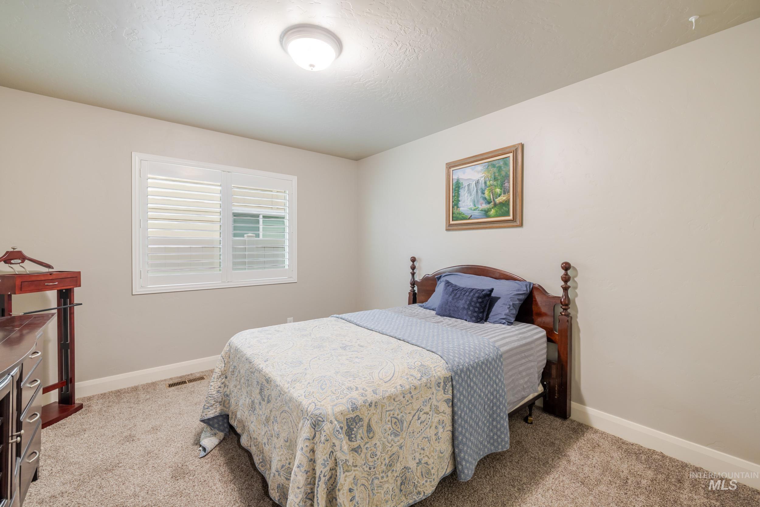 5262 W Los Flores, Meridian, Idaho 83646, 3 Bedrooms, 2 Bathrooms, Residential For Sale, Price $486,900,MLS 98975556