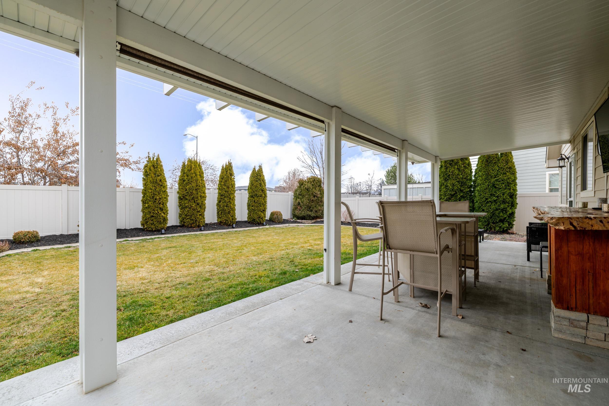 5262 W Los Flores, Meridian, Idaho 83646, 3 Bedrooms, 2 Bathrooms, Residential For Sale, Price $486,900,MLS 98975556