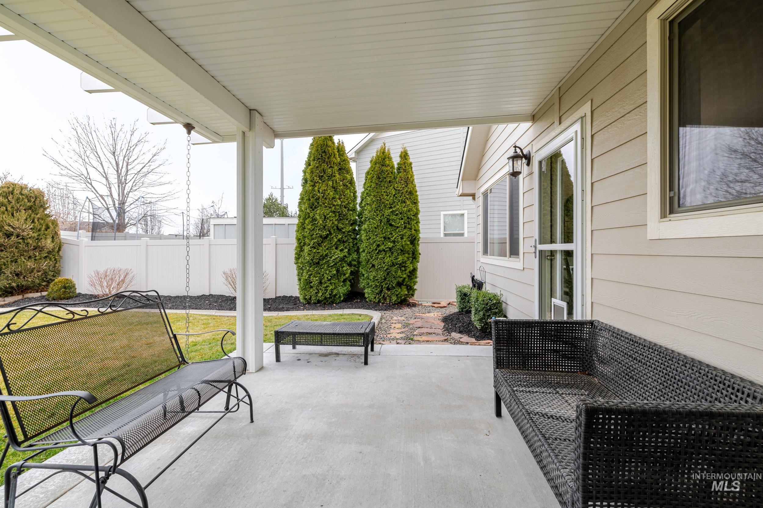 5262 W Los Flores, Meridian, Idaho 83646, 3 Bedrooms, 2 Bathrooms, Residential For Sale, Price $486,900,MLS 98975556