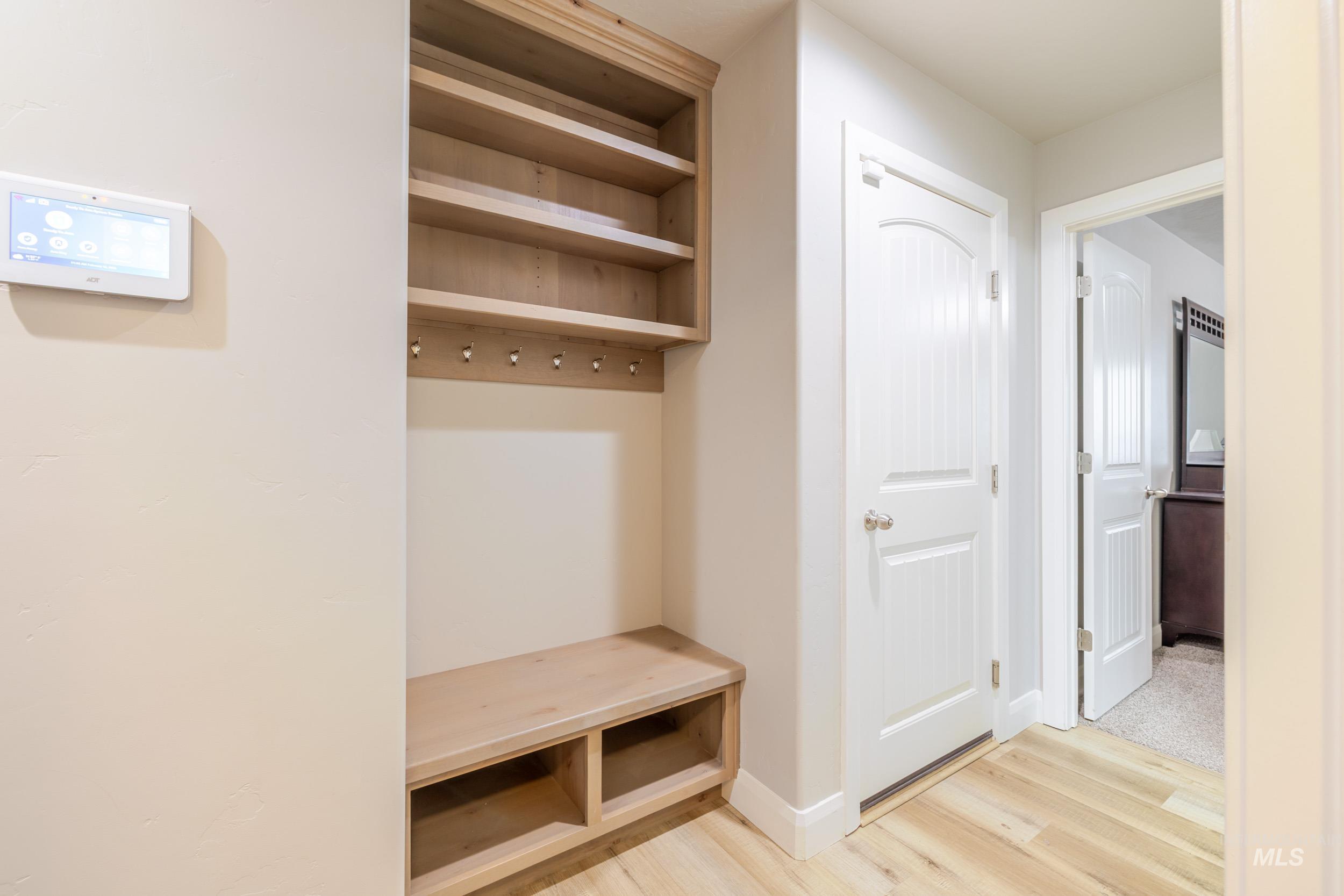 5262 W Los Flores, Meridian, Idaho 83646, 3 Bedrooms, 2 Bathrooms, Residential For Sale, Price $486,900,MLS 98975556