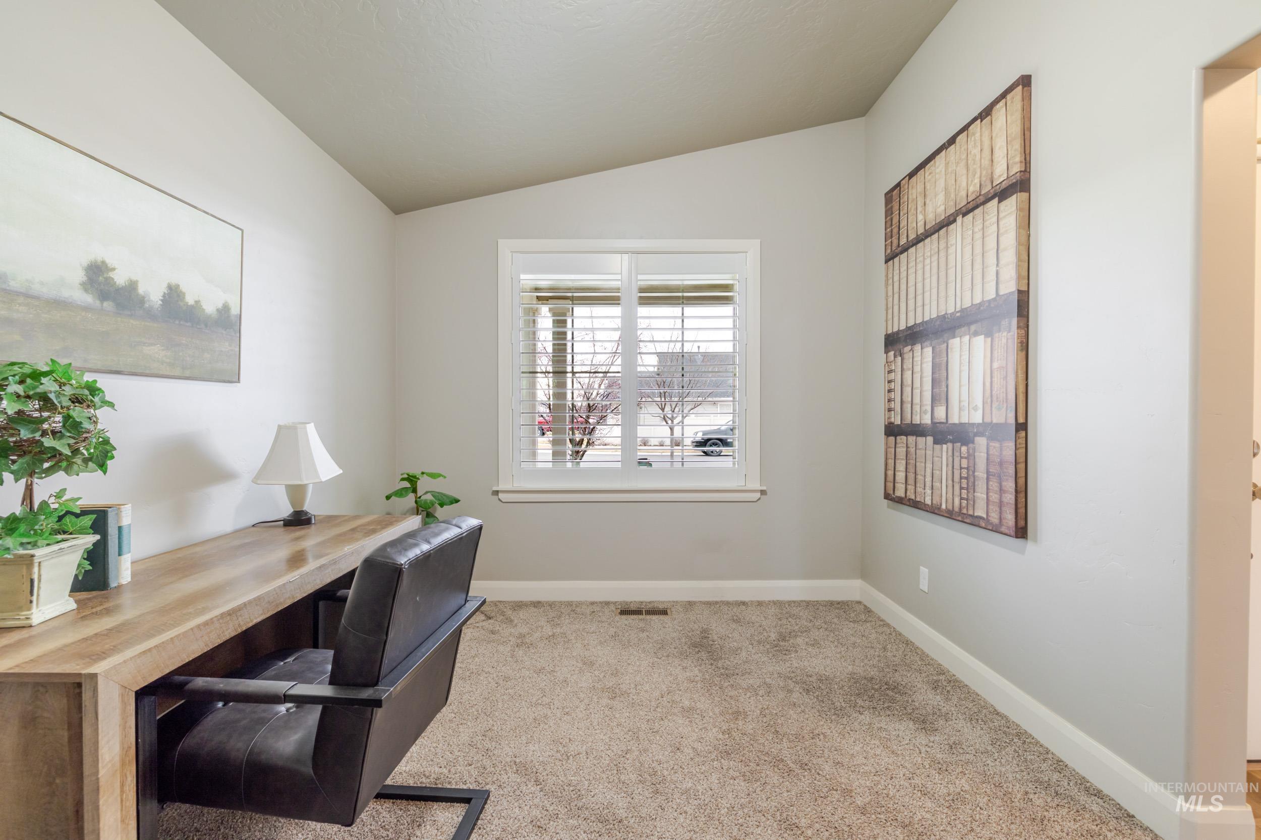 5262 W Los Flores, Meridian, Idaho 83646, 3 Bedrooms, 2 Bathrooms, Residential For Sale, Price $486,900,MLS 98975556