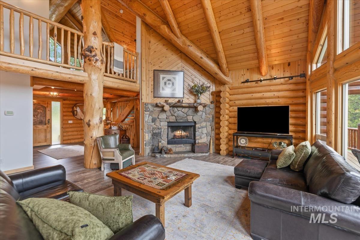 25 Bobcat Court, Garden Valley, Idaho 83622, 5 Bedrooms, 3.5 Bathrooms, Residential For Sale, Price $1,200,000,MLS 98975557