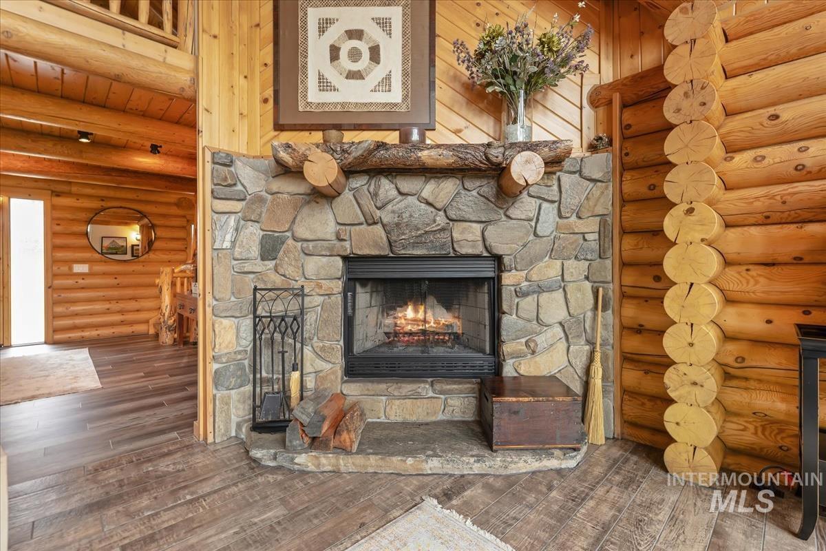 25 Bobcat Court, Garden Valley, Idaho 83622, 5 Bedrooms, 3.5 Bathrooms, Residential For Sale, Price $1,200,000,MLS 98975557