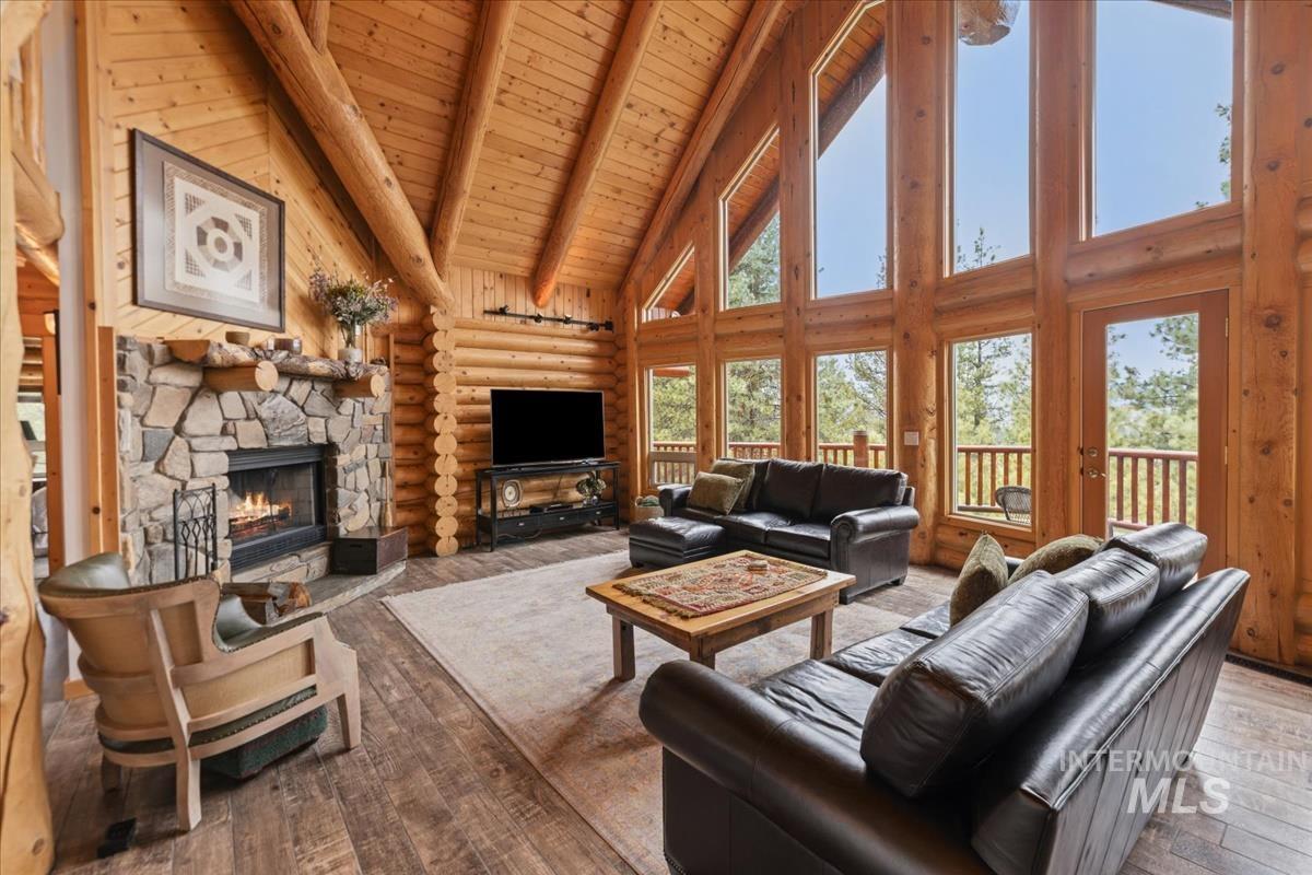 25 Bobcat Court, Garden Valley, Idaho 83622, 5 Bedrooms, 3.5 Bathrooms, Residential For Sale, Price $1,200,000,MLS 98975557