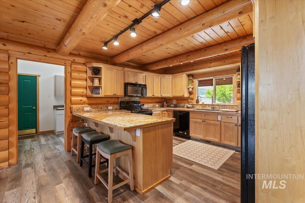 25 Bobcat Court, Garden Valley, Idaho 83622, 5 Bedrooms, 3.5 Bathrooms, Residential For Sale, Price $1,200,000,MLS 98975557