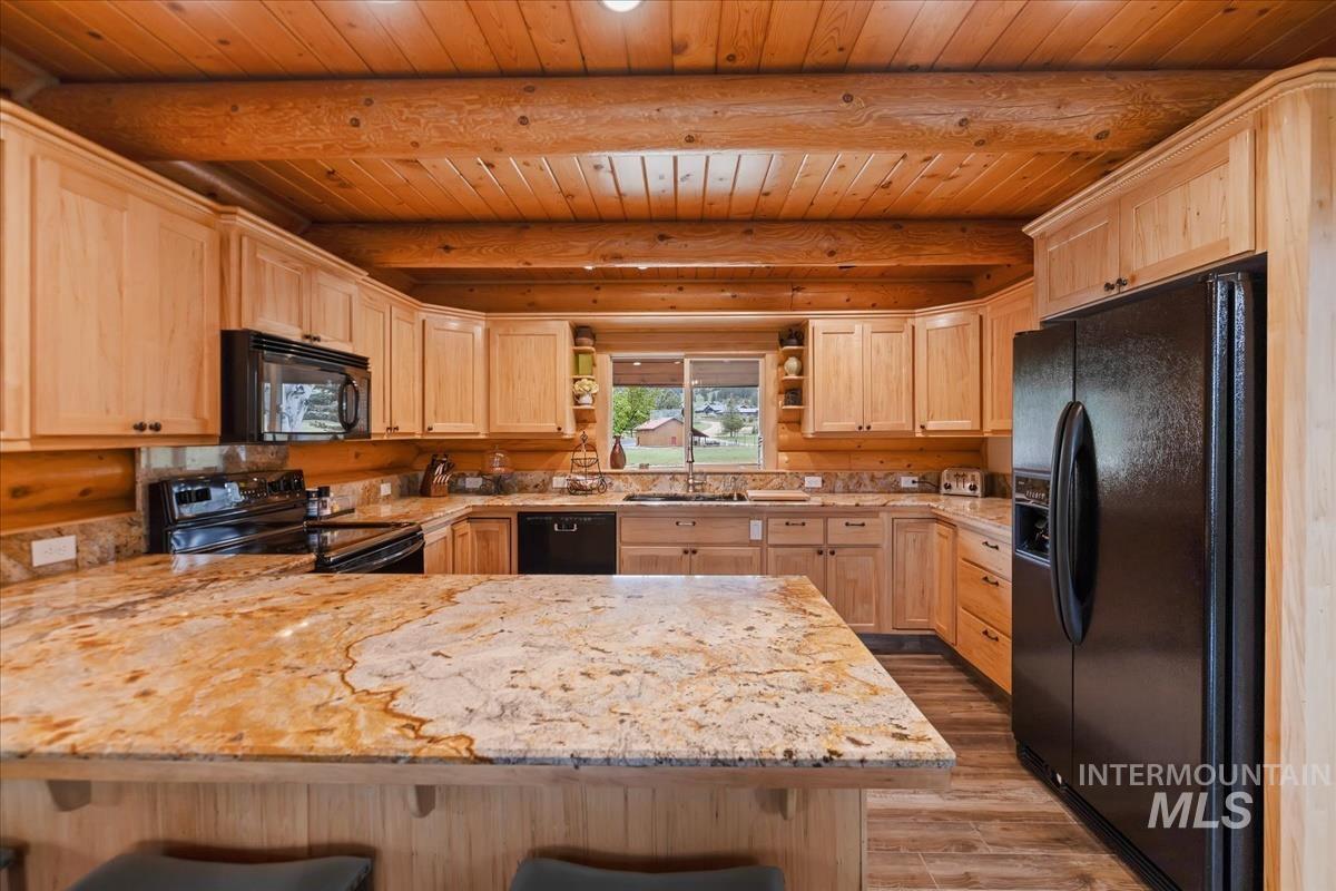 25 Bobcat Court, Garden Valley, Idaho 83622, 5 Bedrooms, 3.5 Bathrooms, Residential For Sale, Price $1,200,000,MLS 98975557