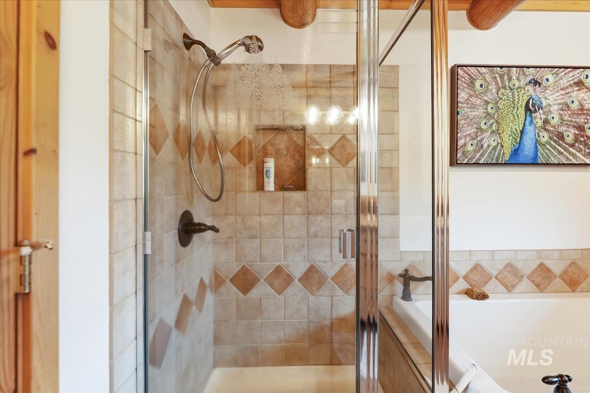 25 Bobcat Court, Garden Valley, Idaho 83622, 5 Bedrooms, 3.5 Bathrooms, Residential For Sale, Price $1,200,000,MLS 98975557