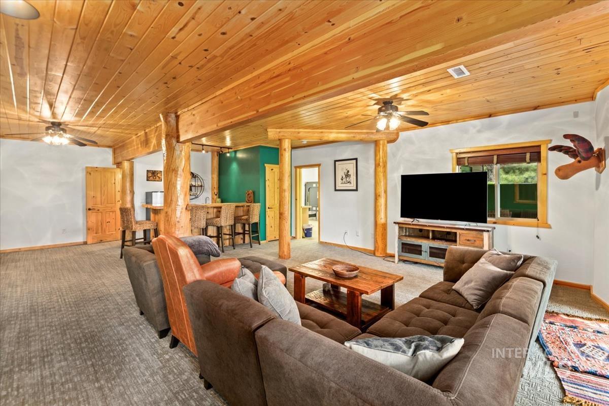 25 Bobcat Court, Garden Valley, Idaho 83622, 5 Bedrooms, 3.5 Bathrooms, Residential For Sale, Price $1,200,000,MLS 98975557