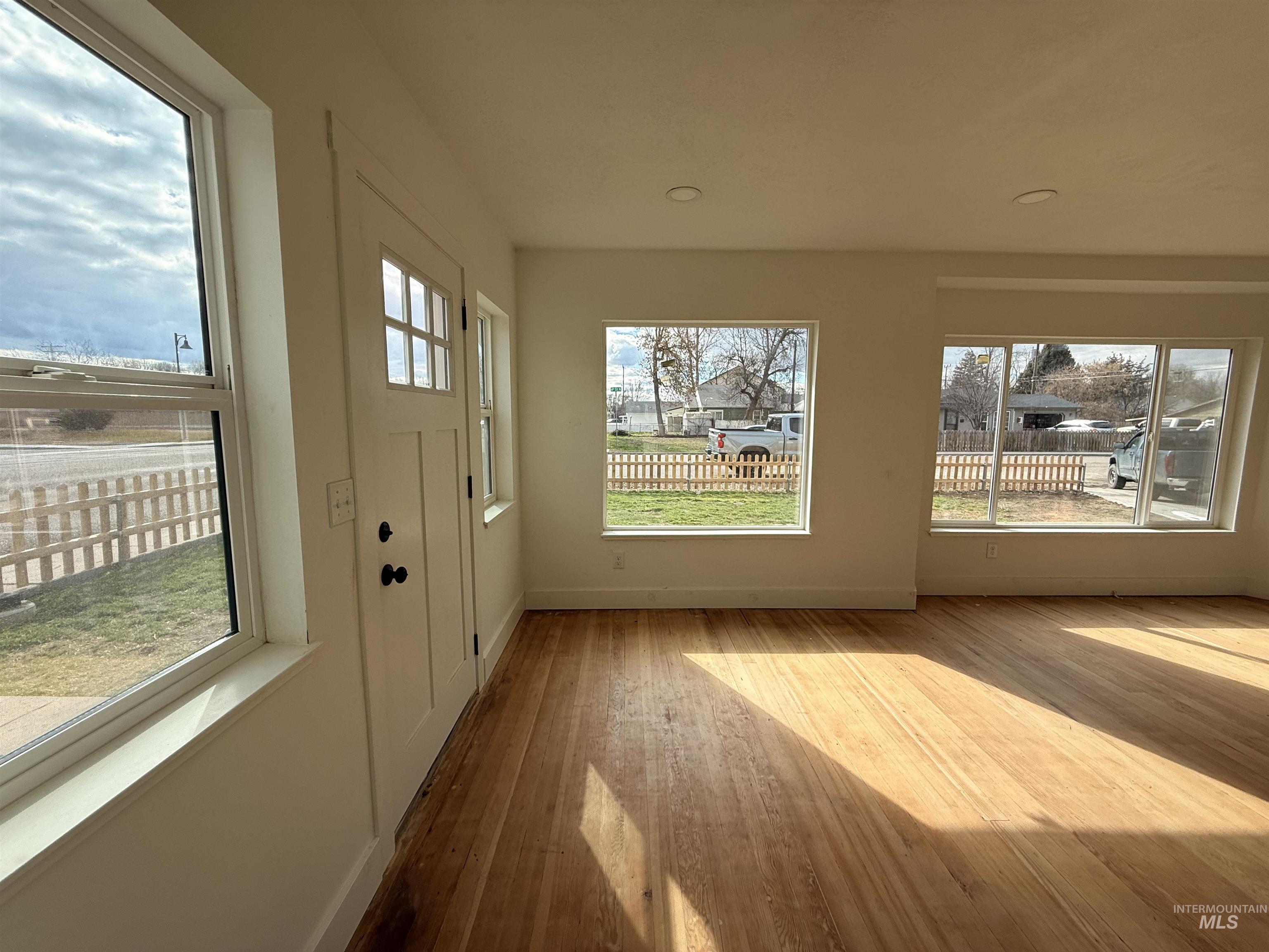 403 16TH Ave N, Nampa, Idaho 83687, 4 Bedrooms, 2 Bathrooms, Residential For Sale, Price $349,999,MLS 98975558