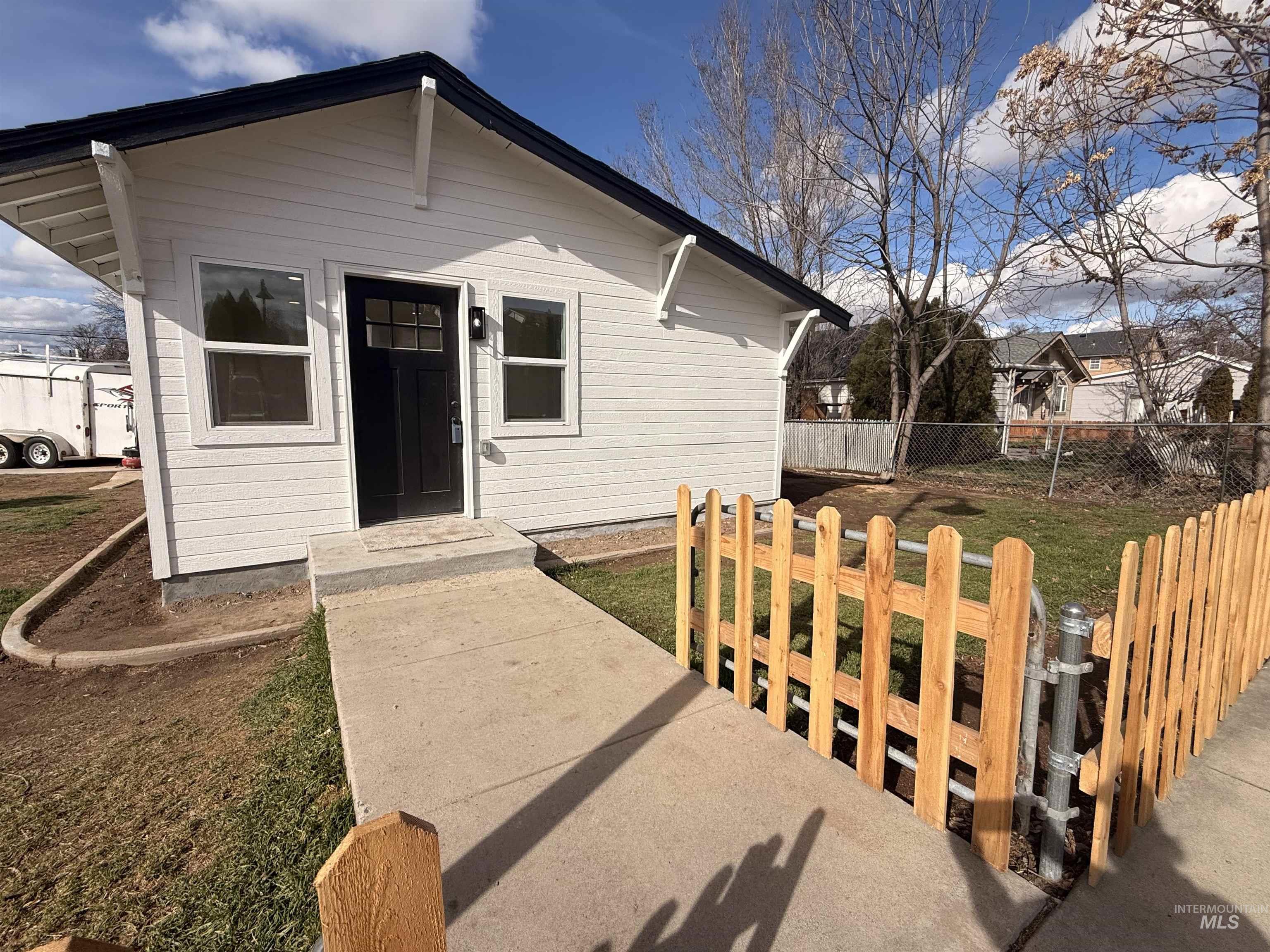 403 16TH Ave N, Nampa, Idaho 83687, 4 Bedrooms, 2 Bathrooms, Residential For Sale, Price $349,999,MLS 98975558