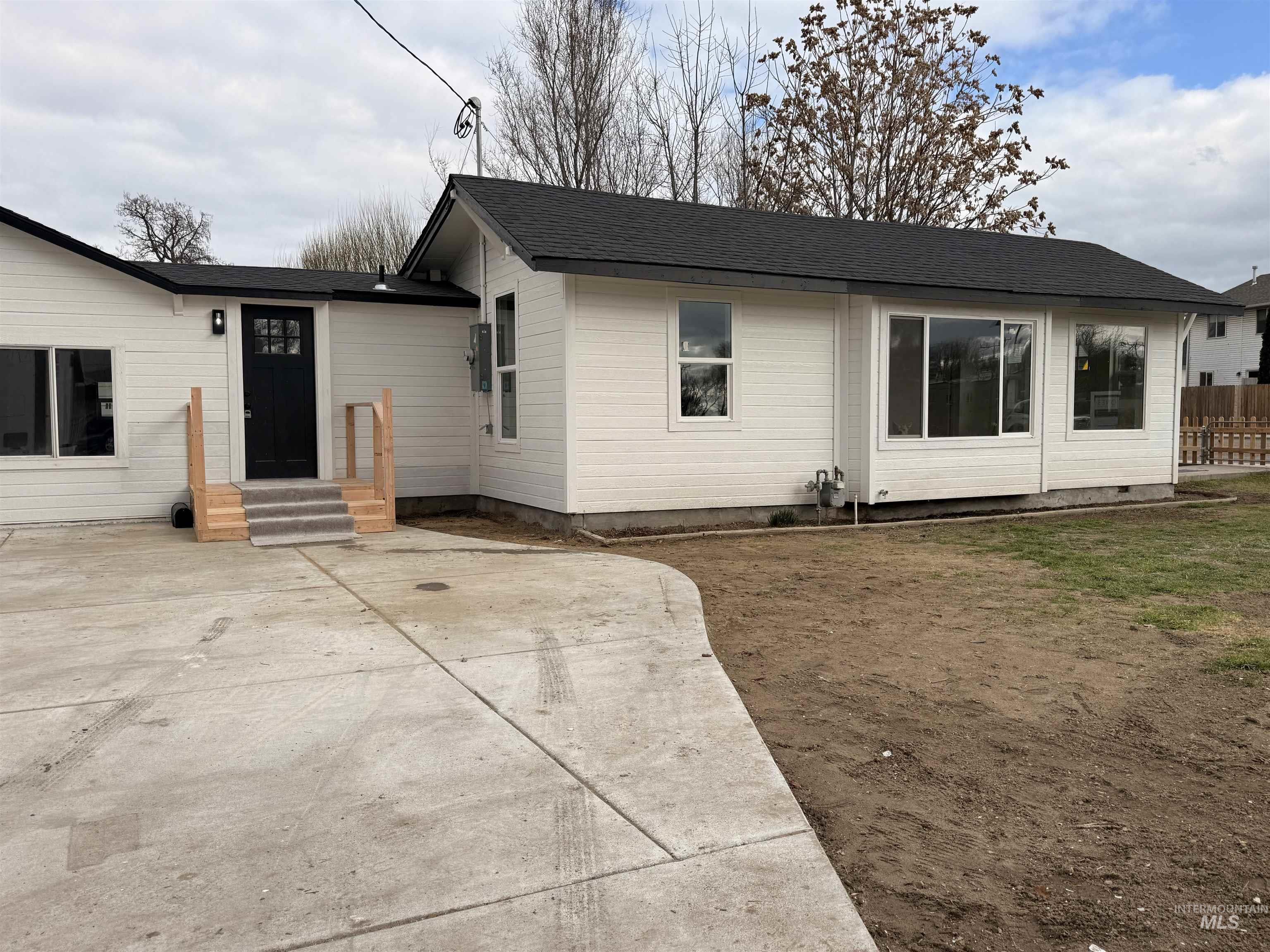 403 16TH Ave N, Nampa, Idaho 83687, 4 Bedrooms, 2 Bathrooms, Residential For Sale, Price $349,999,MLS 98975558