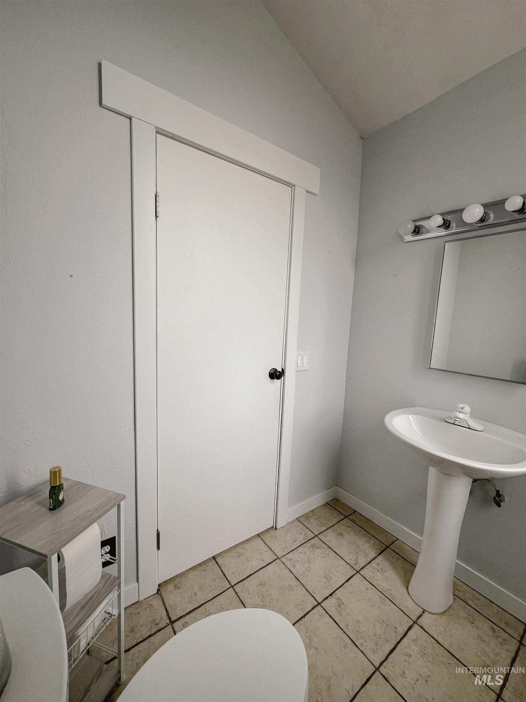 7107 W Amity Rd, Boise, Idaho 83709, 4 Bedrooms, 3.5 Bathrooms, Residential For Sale, Price $559,000,MLS 98975559