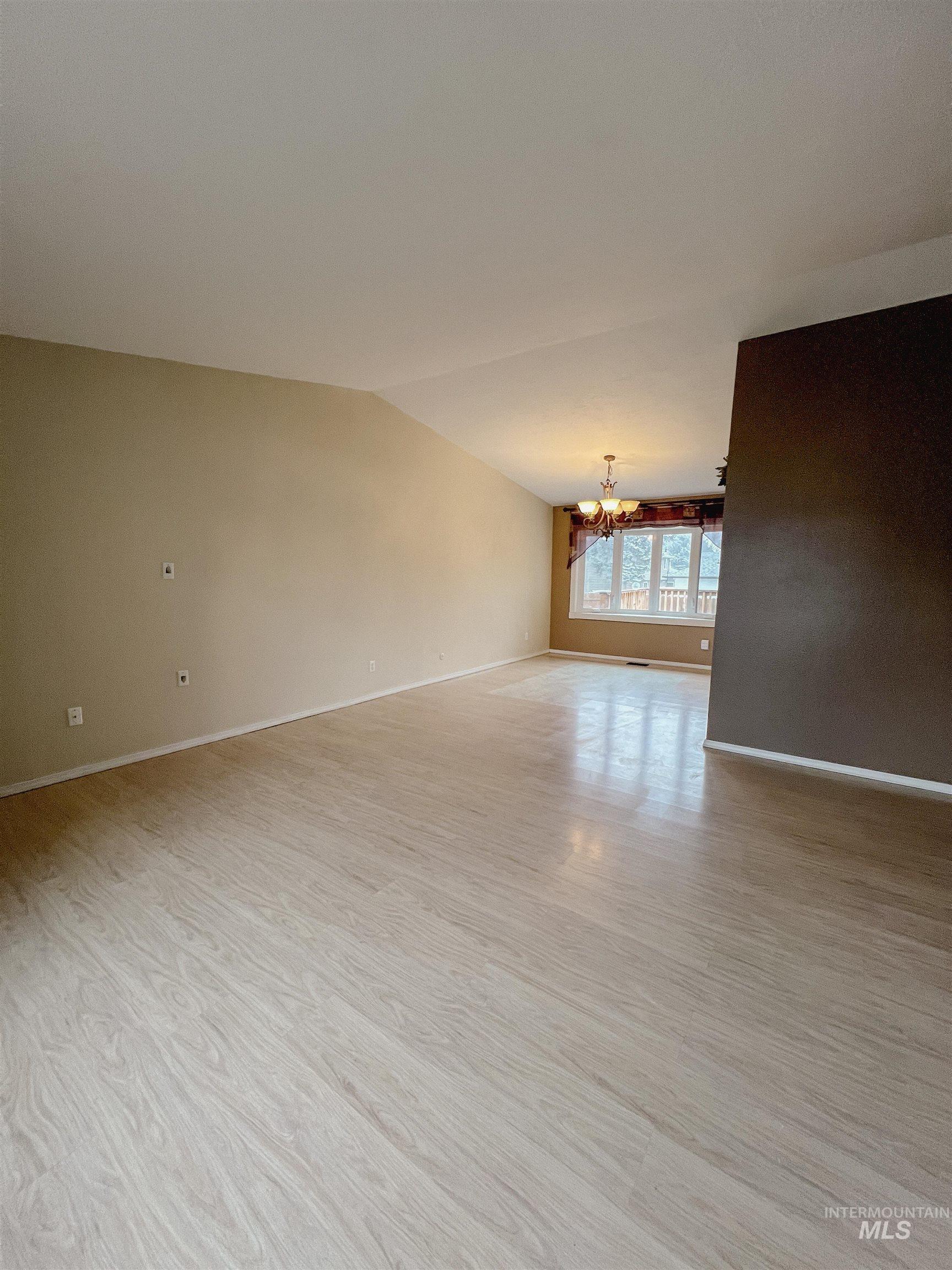 7107 W Amity Rd, Boise, Idaho 83709, 4 Bedrooms, 3.5 Bathrooms, Residential For Sale, Price $559,000,MLS 98975559