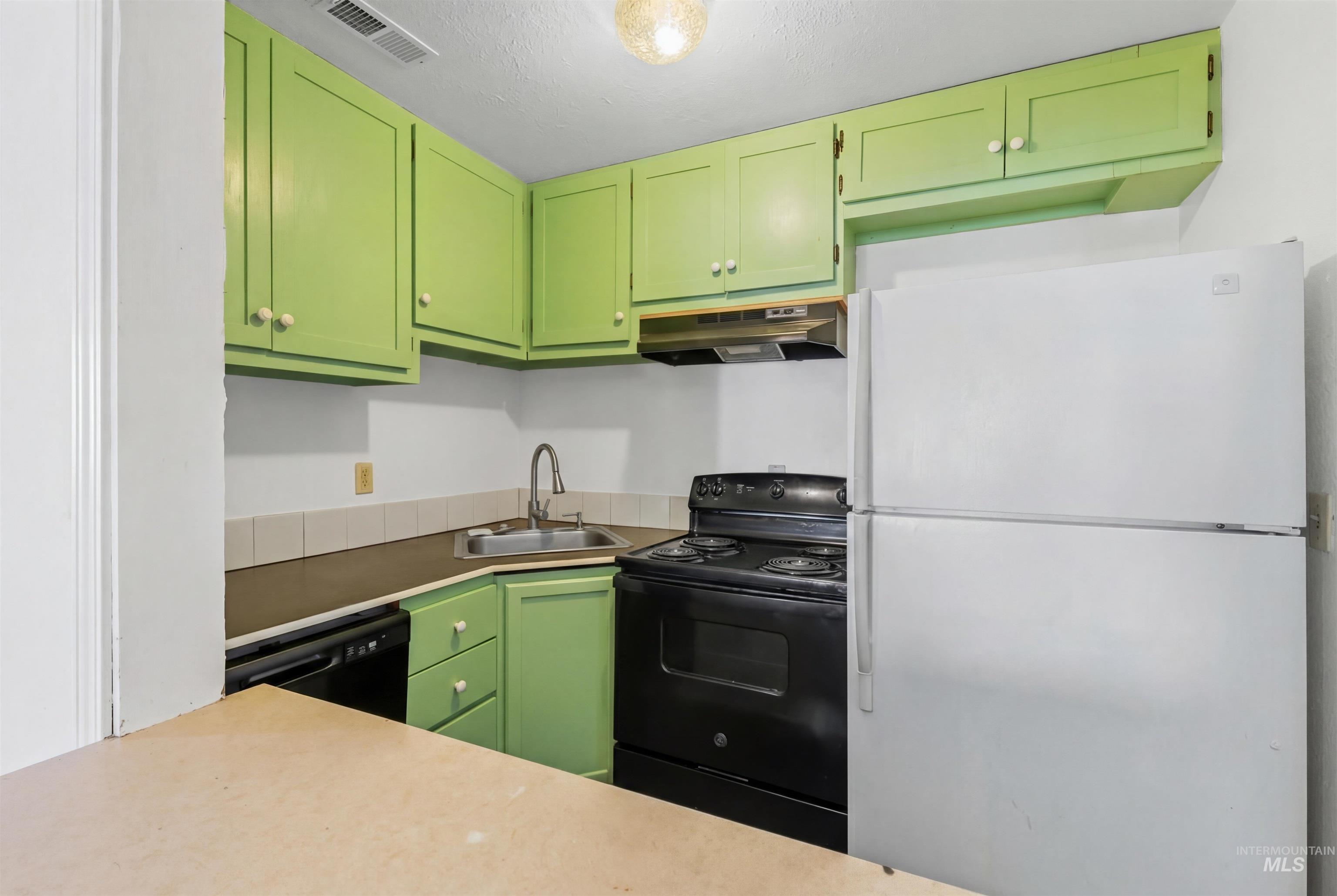 7694 Birch Ln, Nampa, Idaho 83687, 4 Bedrooms, 3 Bathrooms, Residential For Sale, Price $550,000,MLS 98975562