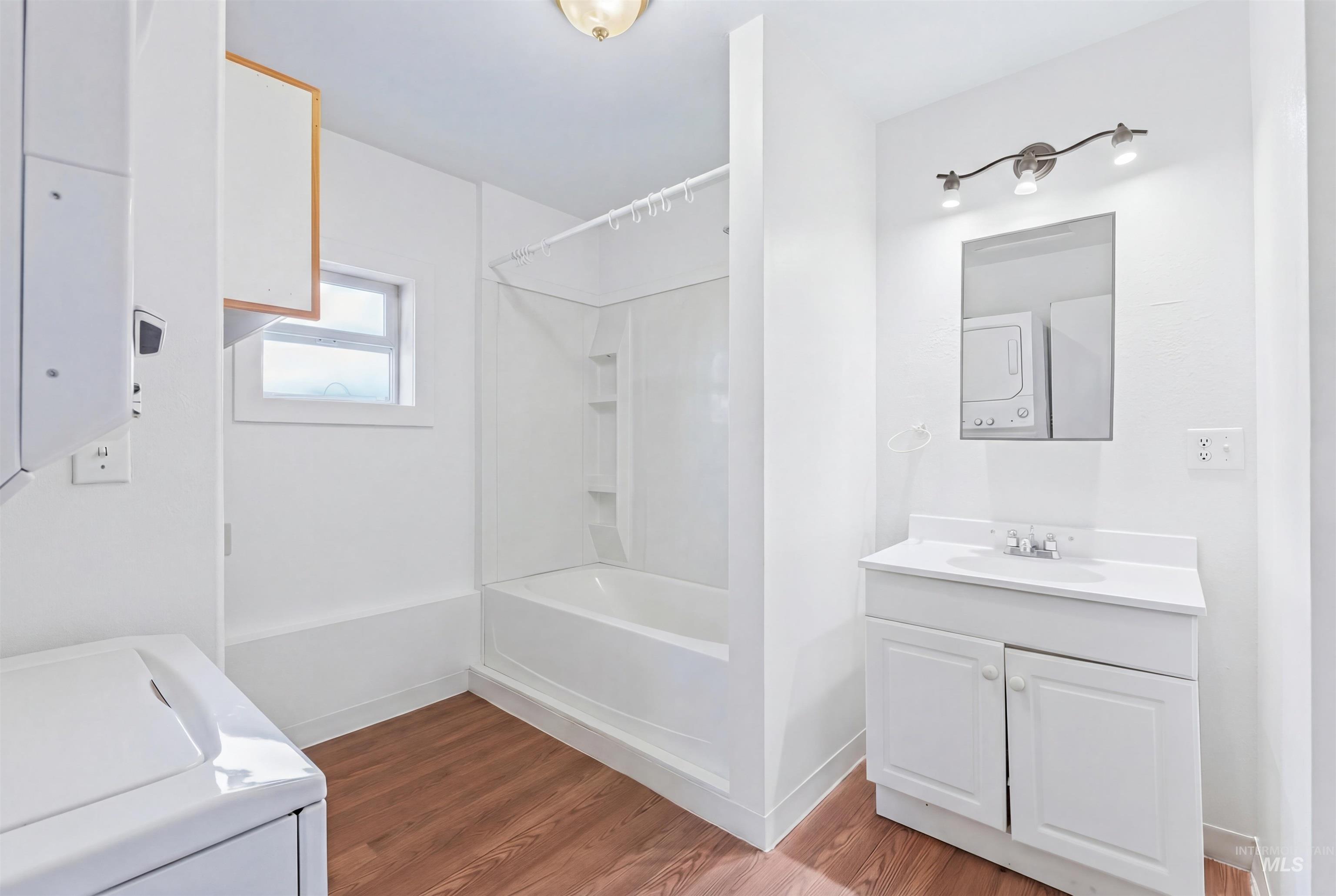 7694 Birch Ln, Nampa, Idaho 83687, 4 Bedrooms, 3 Bathrooms, Residential For Sale, Price $550,000,MLS 98975562