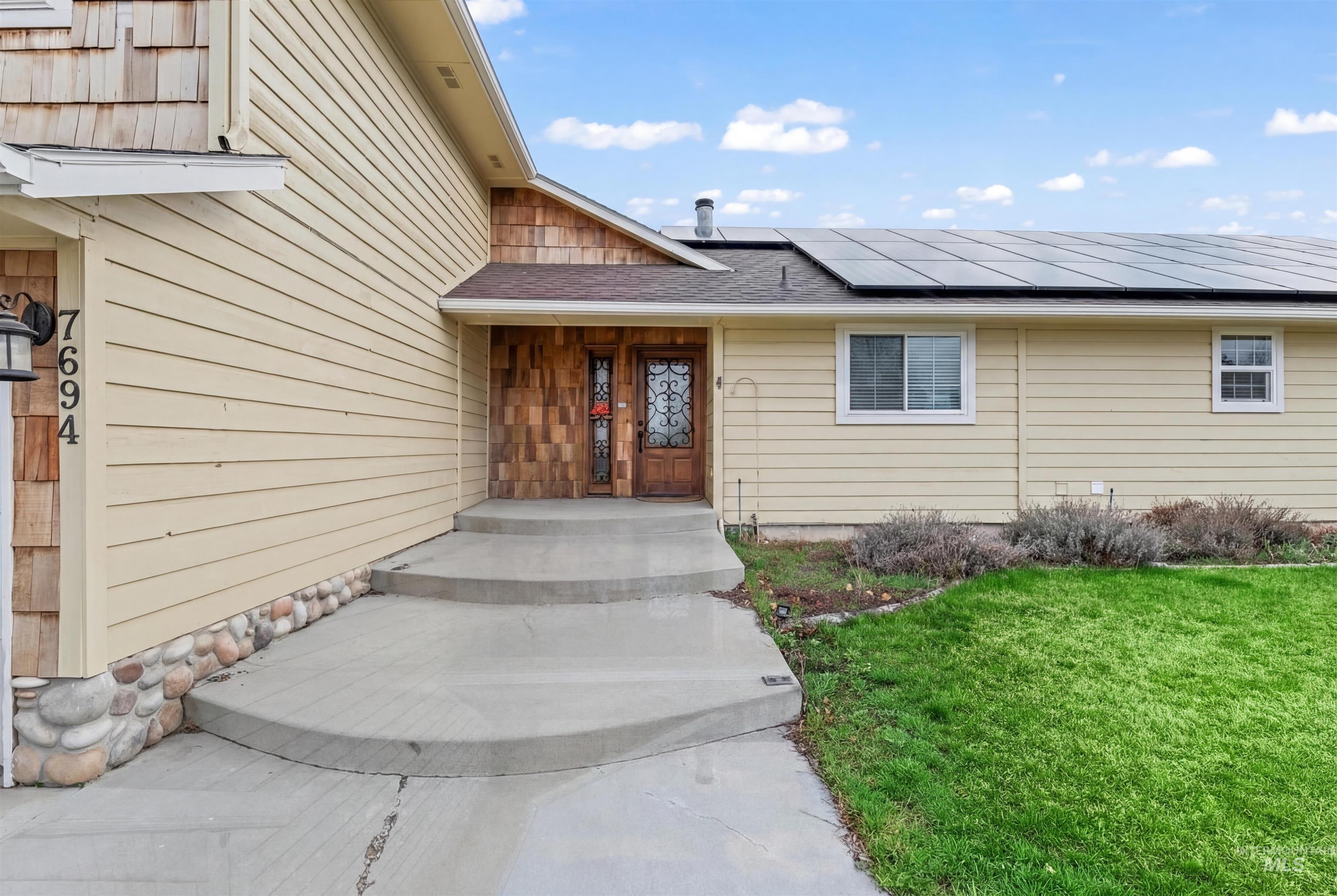 7694 Birch Ln, Nampa, Idaho 83687, 4 Bedrooms, 3 Bathrooms, Residential For Sale, Price $550,000,MLS 98975562