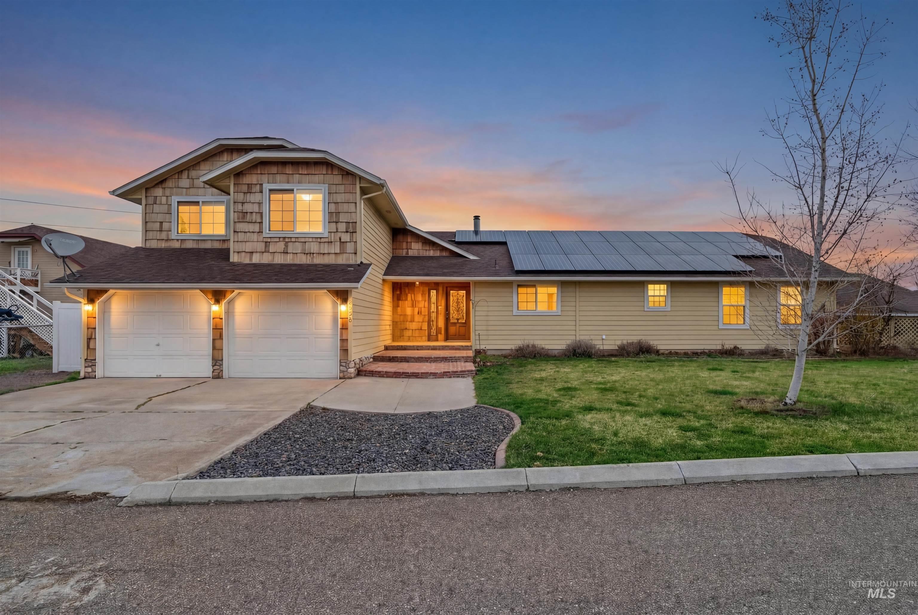 7694 Birch Ln, Nampa, Idaho 83687, 4 Bedrooms, 3 Bathrooms, Residential Income For Sale, Price $550,000,MLS 98975563