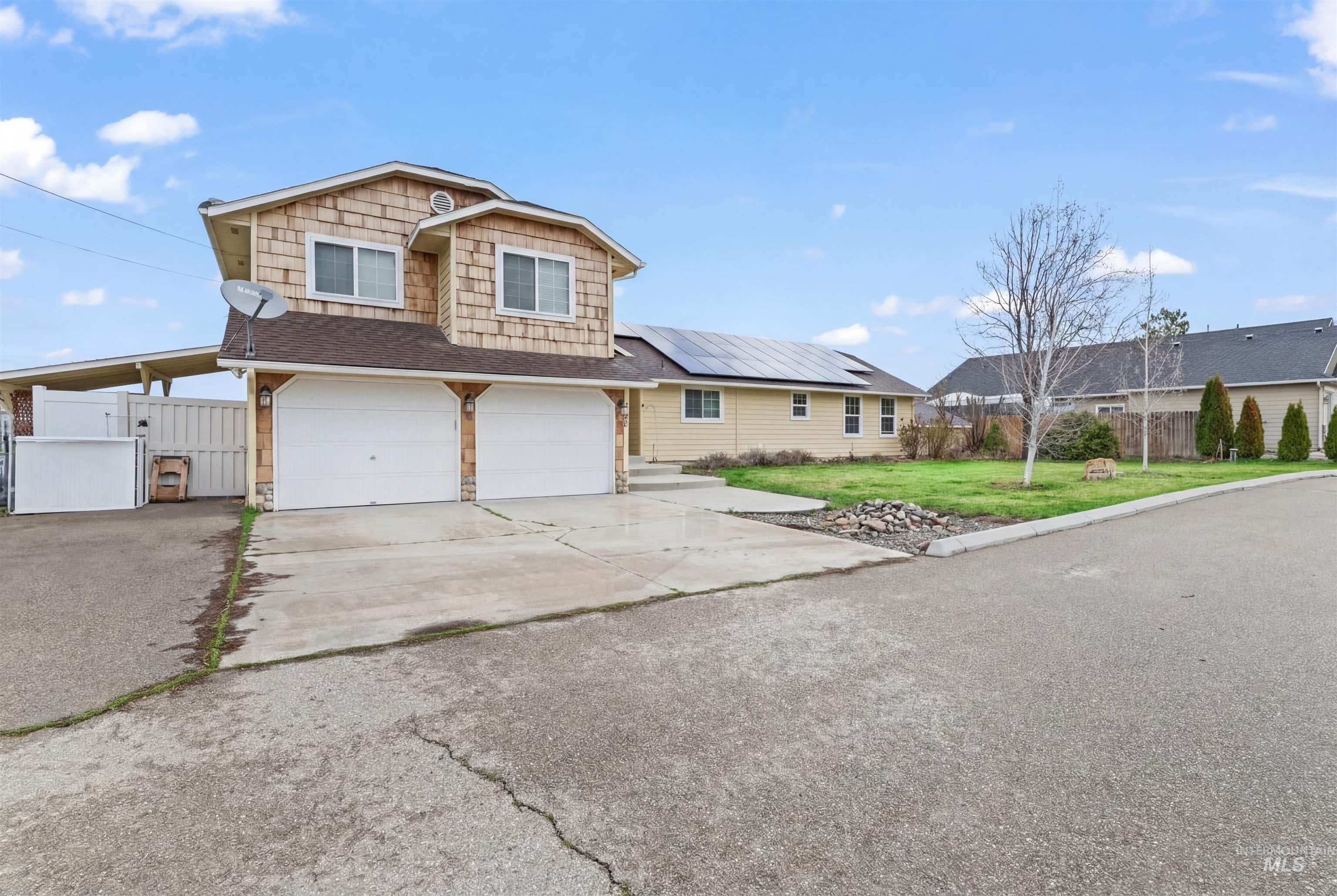 7694 Birch Ln, Nampa, Idaho 83687, 4 Bedrooms, 3 Bathrooms, Residential Income For Sale, Price $550,000,MLS 98975563