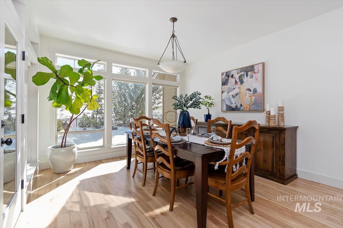 12126 N N Humphreys Way, Boise, Idaho 83714, 4 Bedrooms, 2 Bathrooms, Residential For Sale, Price $937,500,MLS 98975564