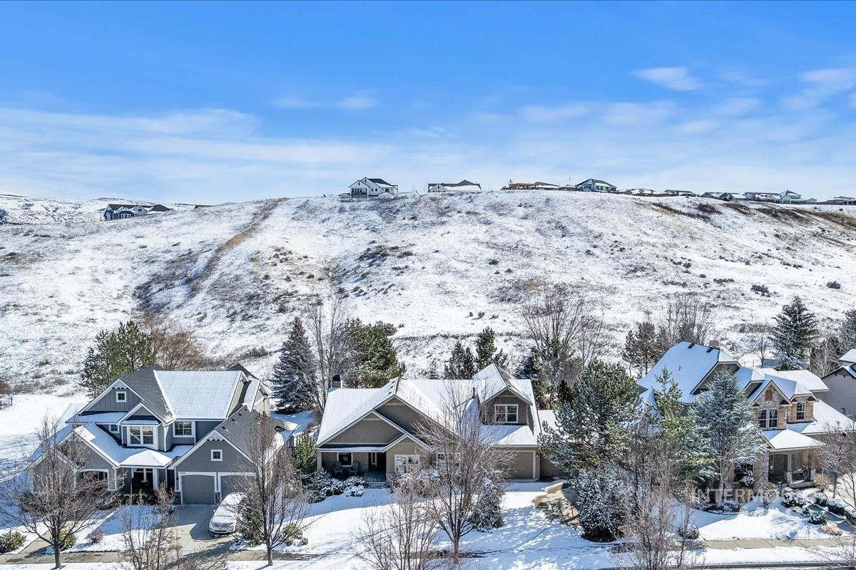 12126 N N Humphreys Way, Boise, Idaho 83714, 4 Bedrooms, 2 Bathrooms, Residential For Sale, Price $937,500,MLS 98975564