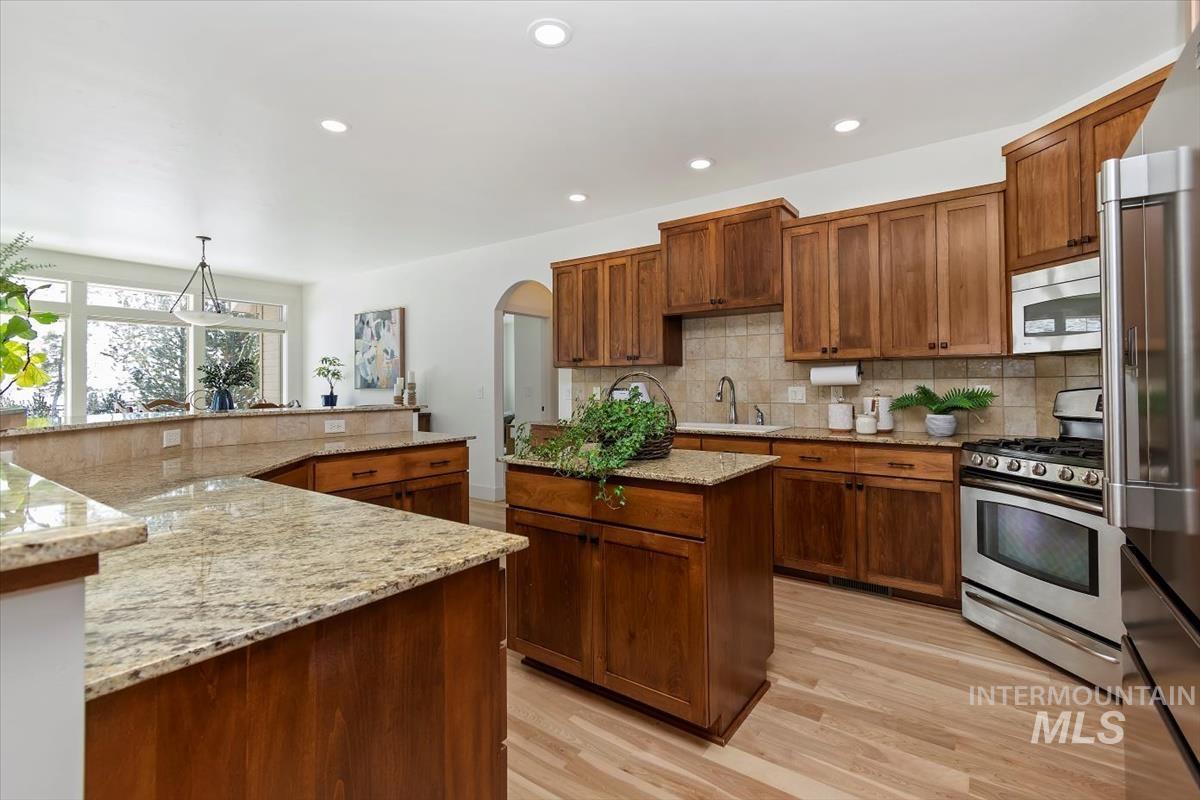 12126 N N Humphreys Way, Boise, Idaho 83714, 4 Bedrooms, 2 Bathrooms, Residential For Sale, Price $937,500,MLS 98975564