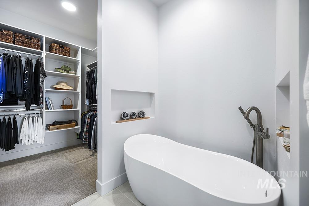 8059 W Corinthia St, Eagle, Idaho 83616, 4 Bedrooms, 2 Bathrooms, Residential For Sale, Price $825,000,MLS 98975566