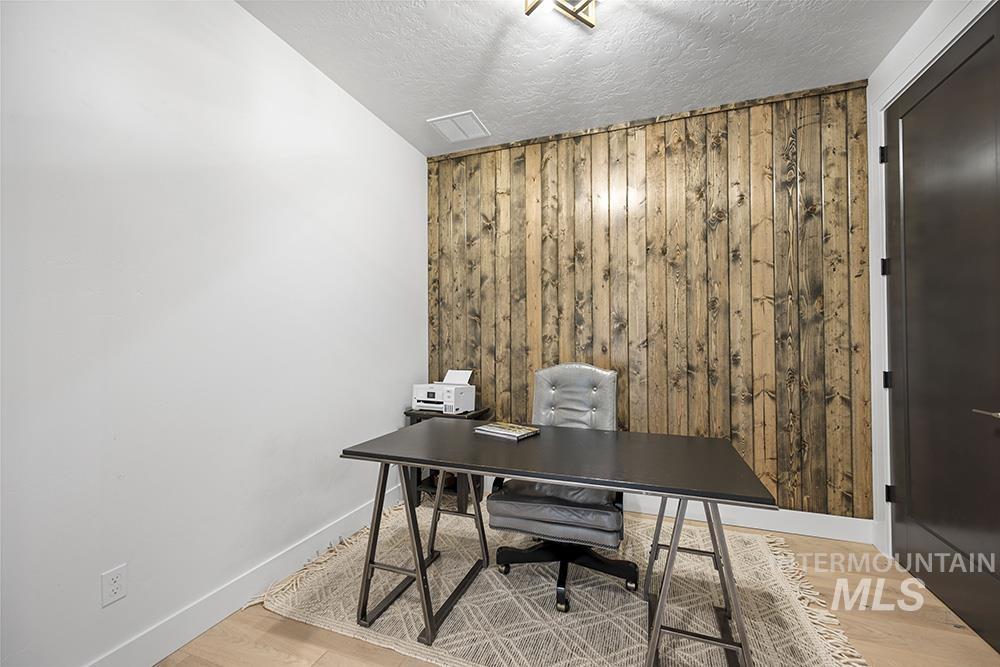 8059 W Corinthia St, Eagle, Idaho 83616, 4 Bedrooms, 2 Bathrooms, Residential For Sale, Price $825,000,MLS 98975566