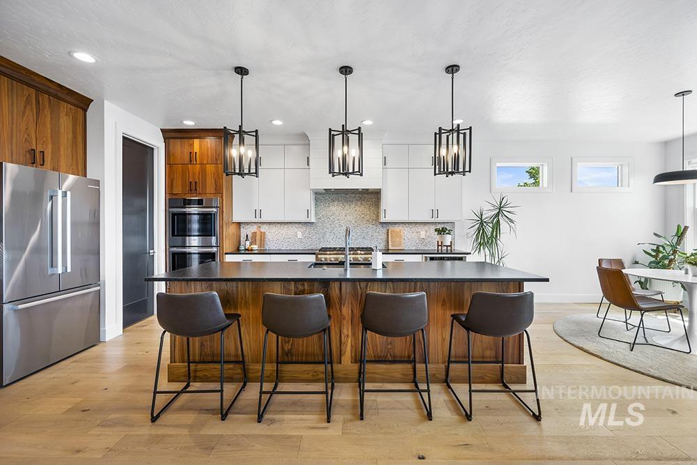 8059 W Corinthia St, Eagle, Idaho 83616, 4 Bedrooms, 2 Bathrooms, Residential For Sale, Price $825,000,MLS 98975566