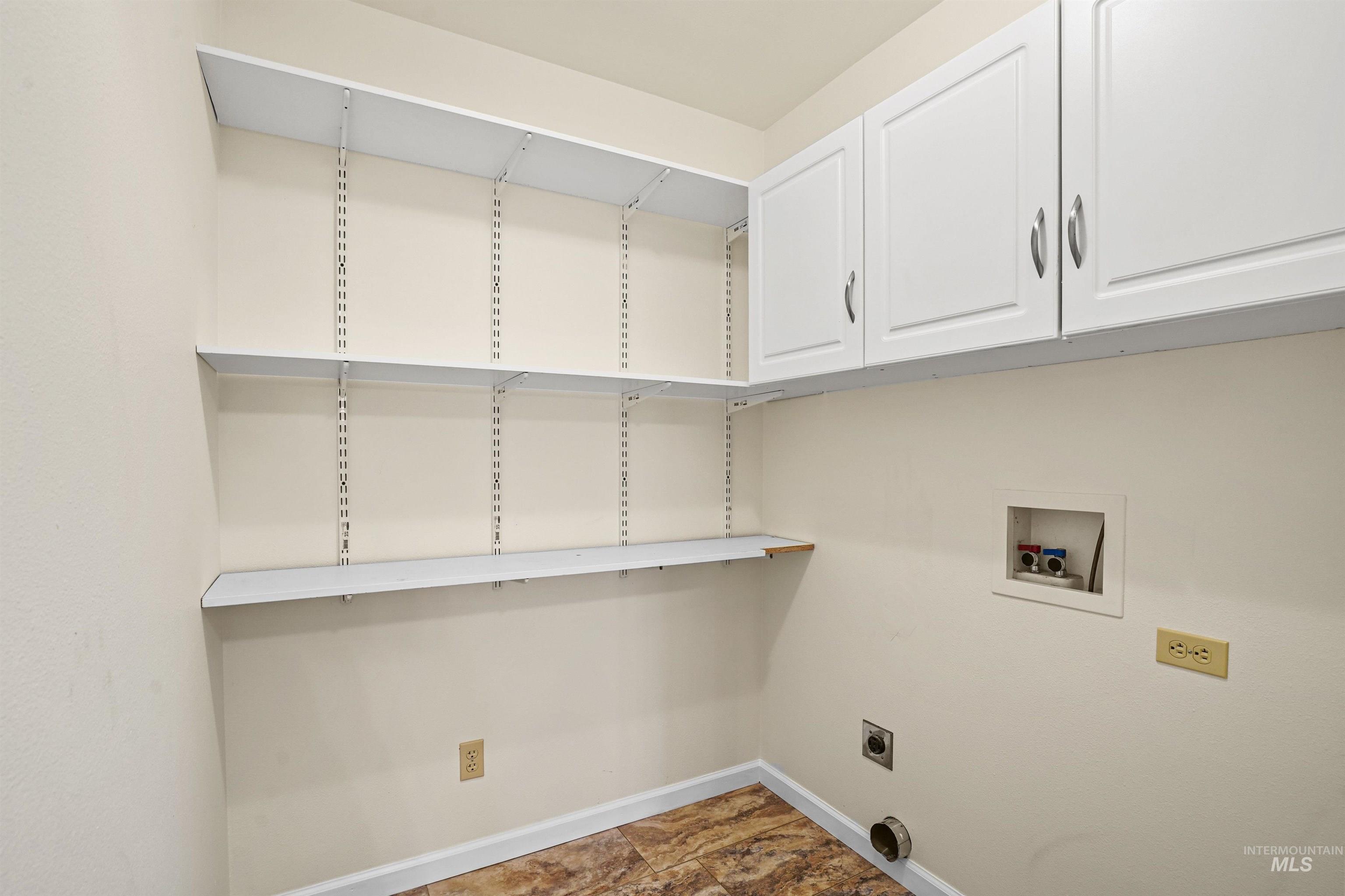 520 S Scott St, Boise, Idaho 83705-1817, 4 Bedrooms, 3.5 Bathrooms, Residential For Sale, Price $689,000,MLS 98975567