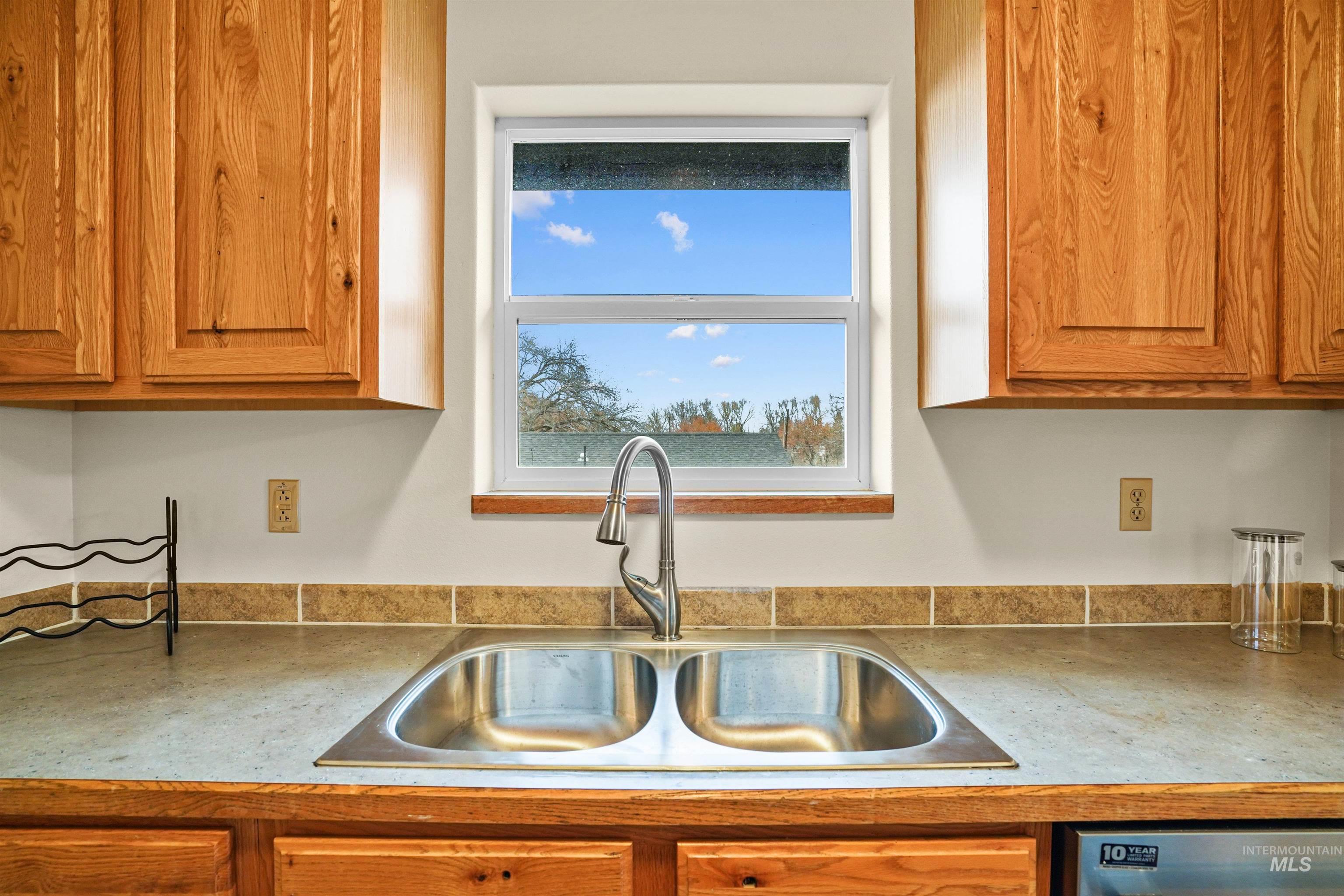 520 S Scott St, Boise, Idaho 83705-1817, 4 Bedrooms, 3.5 Bathrooms, Residential For Sale, Price $689,000,MLS 98975567