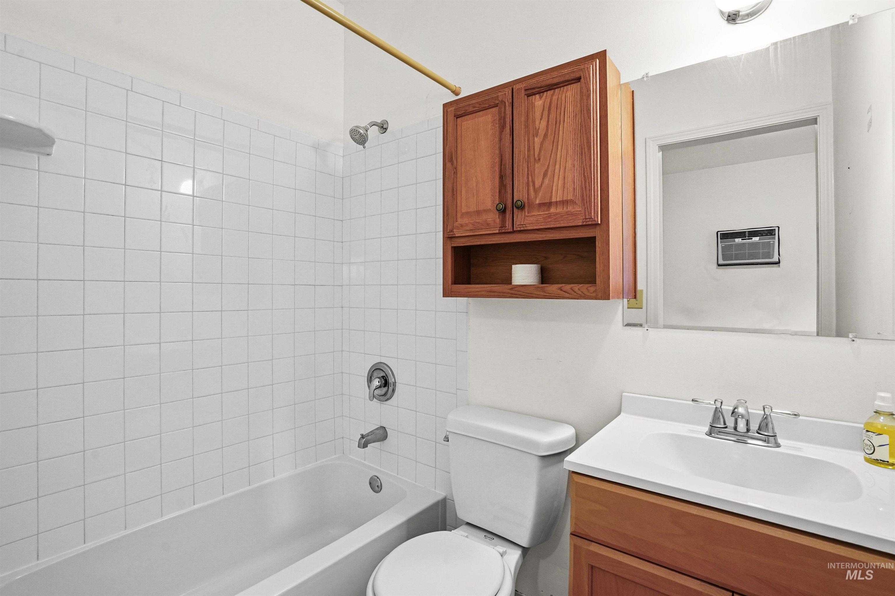 520 S Scott St, Boise, Idaho 83705-1817, 4 Bedrooms, 3.5 Bathrooms, Residential For Sale, Price $689,000,MLS 98975567