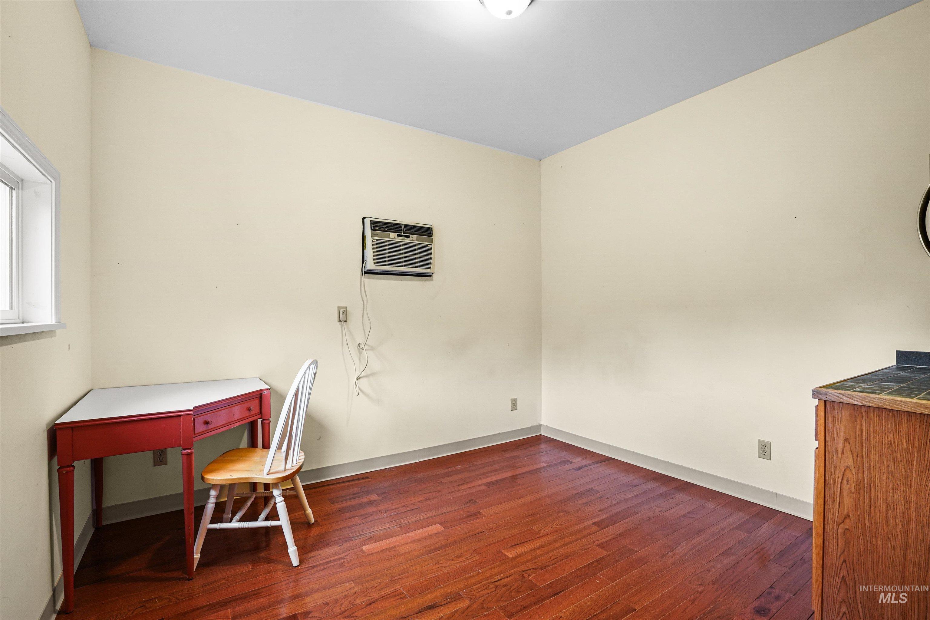 520 S Scott St, Boise, Idaho 83705-1817, 4 Bedrooms, 3.5 Bathrooms, Residential For Sale, Price $689,000,MLS 98975567