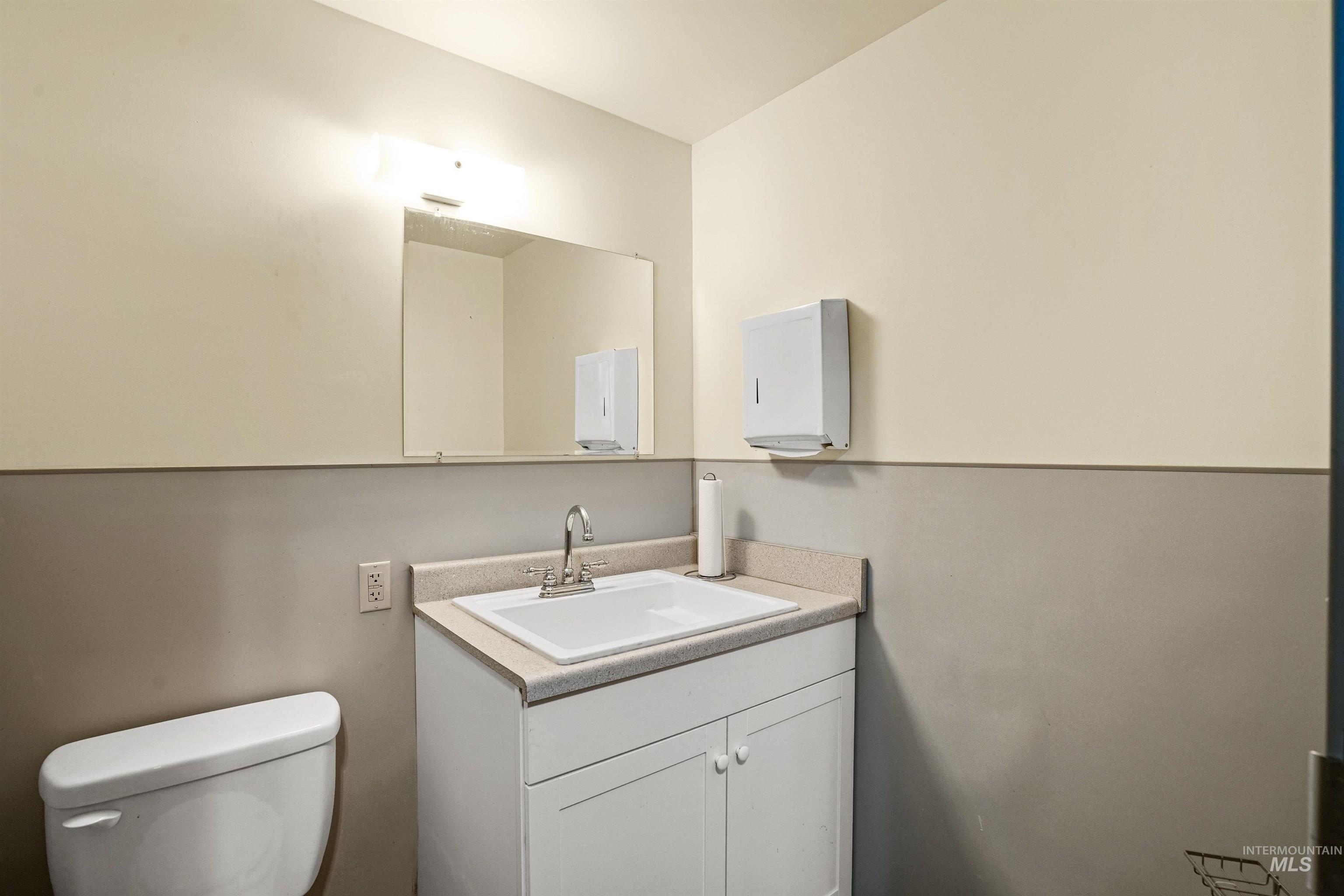 520 S Scott St, Boise, Idaho 83705-1817, 4 Bedrooms, 3.5 Bathrooms, Residential For Sale, Price $689,000,MLS 98975567