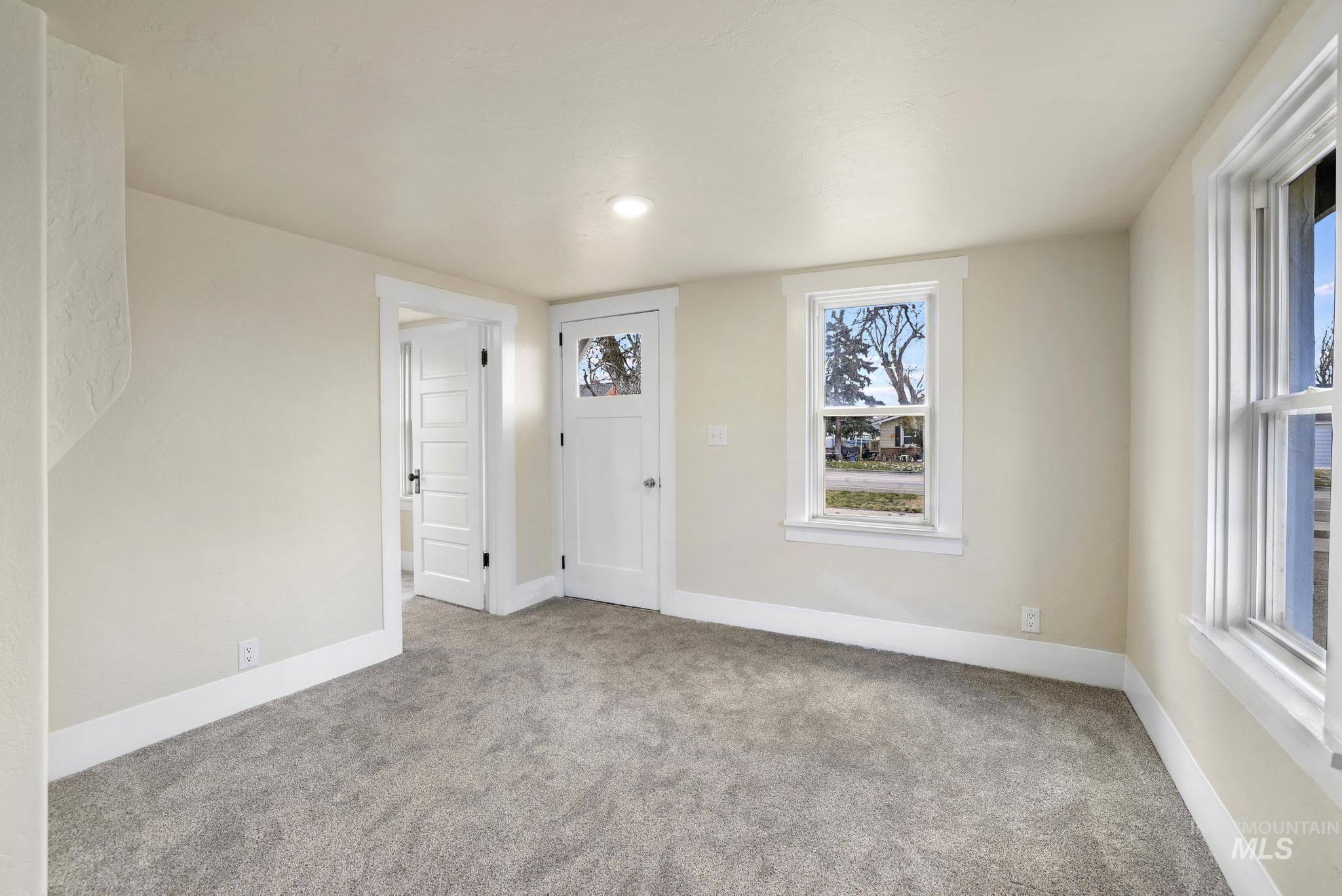 812 Broadway Ave N, Buhl, Idaho 83316, 2 Bedrooms, 1 Bathroom, Residential For Sale, Price $215,000,MLS 98975570