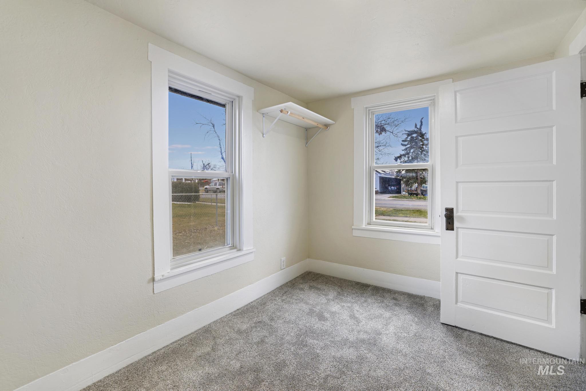 812 Broadway Ave N, Buhl, Idaho 83316, 2 Bedrooms, 1 Bathroom, Residential For Sale, Price $215,000,MLS 98975570