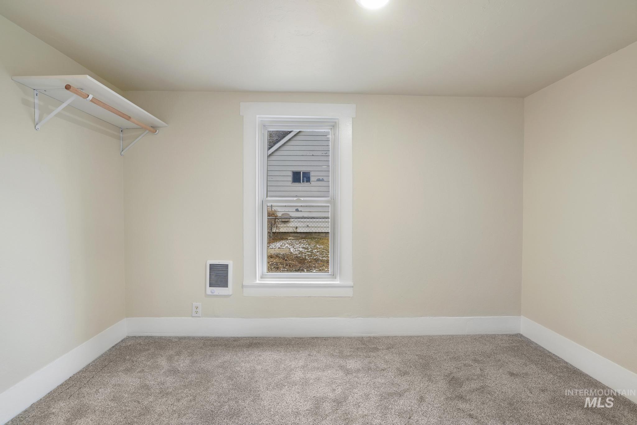 812 Broadway Ave N, Buhl, Idaho 83316, 2 Bedrooms, 1 Bathroom, Residential For Sale, Price $215,000,MLS 98975570