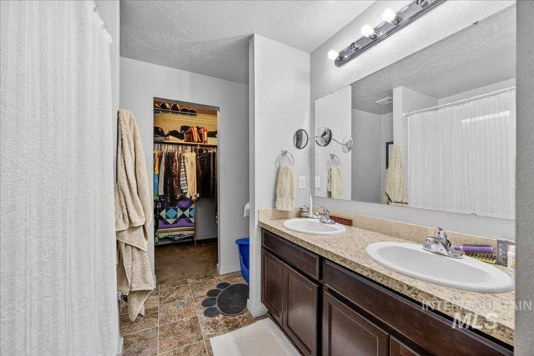 10435 W Jerry Peak St, Boise, Idaho 83709-6291, 3 Bedrooms, 2 Bathrooms, Residential For Sale, Price $395,000,MLS 98975571