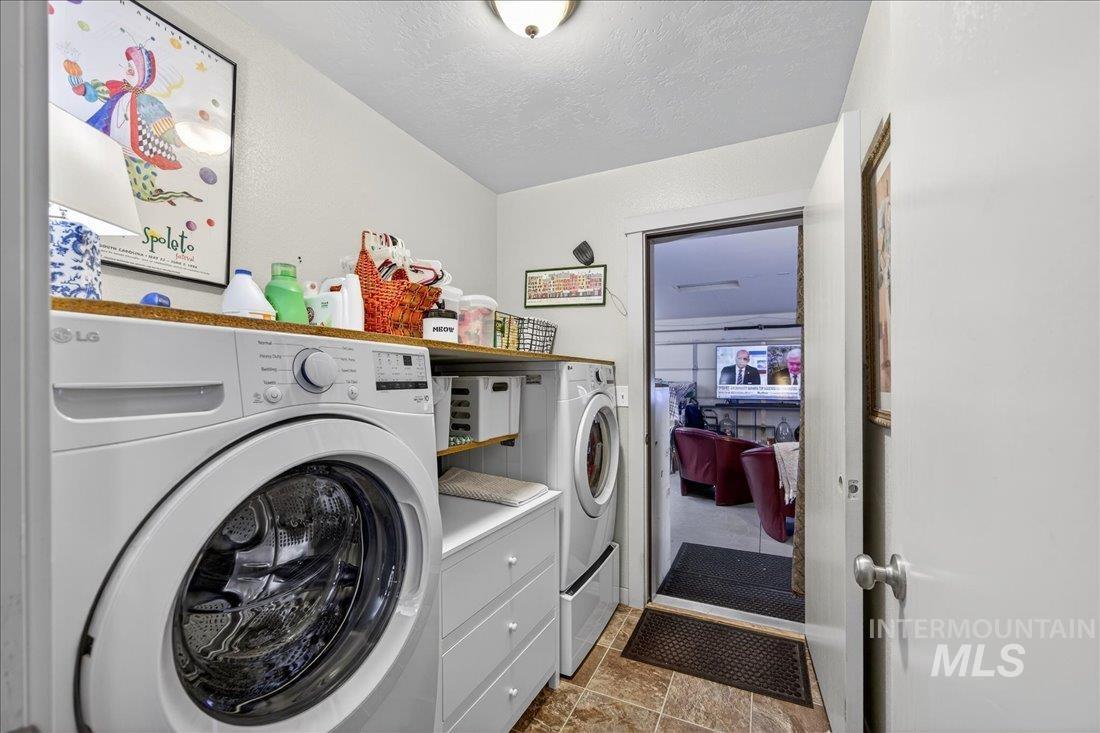 10435 W Jerry Peak St, Boise, Idaho 83709-6291, 3 Bedrooms, 2 Bathrooms, Residential For Sale, Price $395,000,MLS 98975571