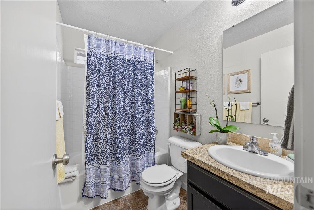 10435 W Jerry Peak St, Boise, Idaho 83709-6291, 3 Bedrooms, 2 Bathrooms, Residential For Sale, Price $395,000,MLS 98975571