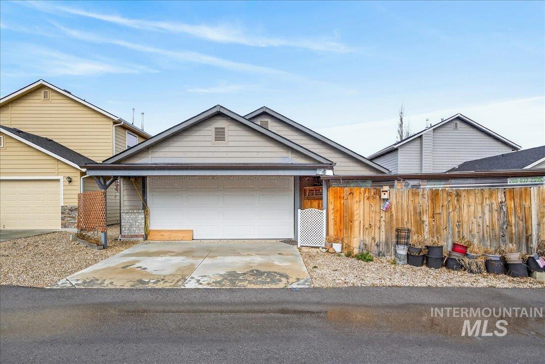 10435 W Jerry Peak St, Boise, Idaho 83709-6291, 3 Bedrooms, 2 Bathrooms, Residential For Sale, Price $395,000,MLS 98975571