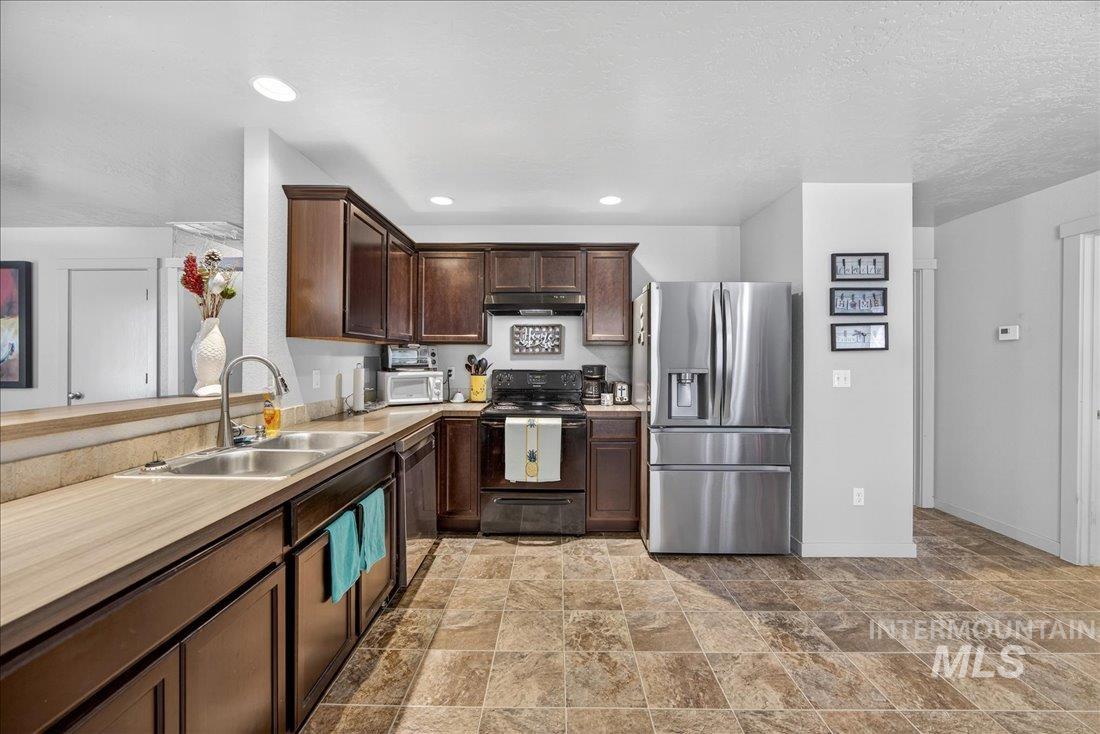 10435 W Jerry Peak St, Boise, Idaho 83709-6291, 3 Bedrooms, 2 Bathrooms, Residential For Sale, Price $395,000,MLS 98975571