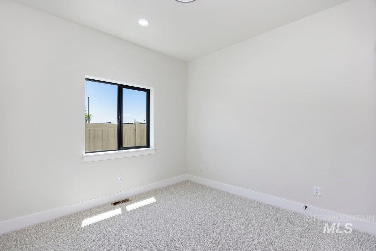 517 Canyon Falls Dr., Twin Falls, Idaho 83301, 3 Bedrooms, 2.5 Bathrooms, Residential For Sale, Price $545,000,MLS 98975573