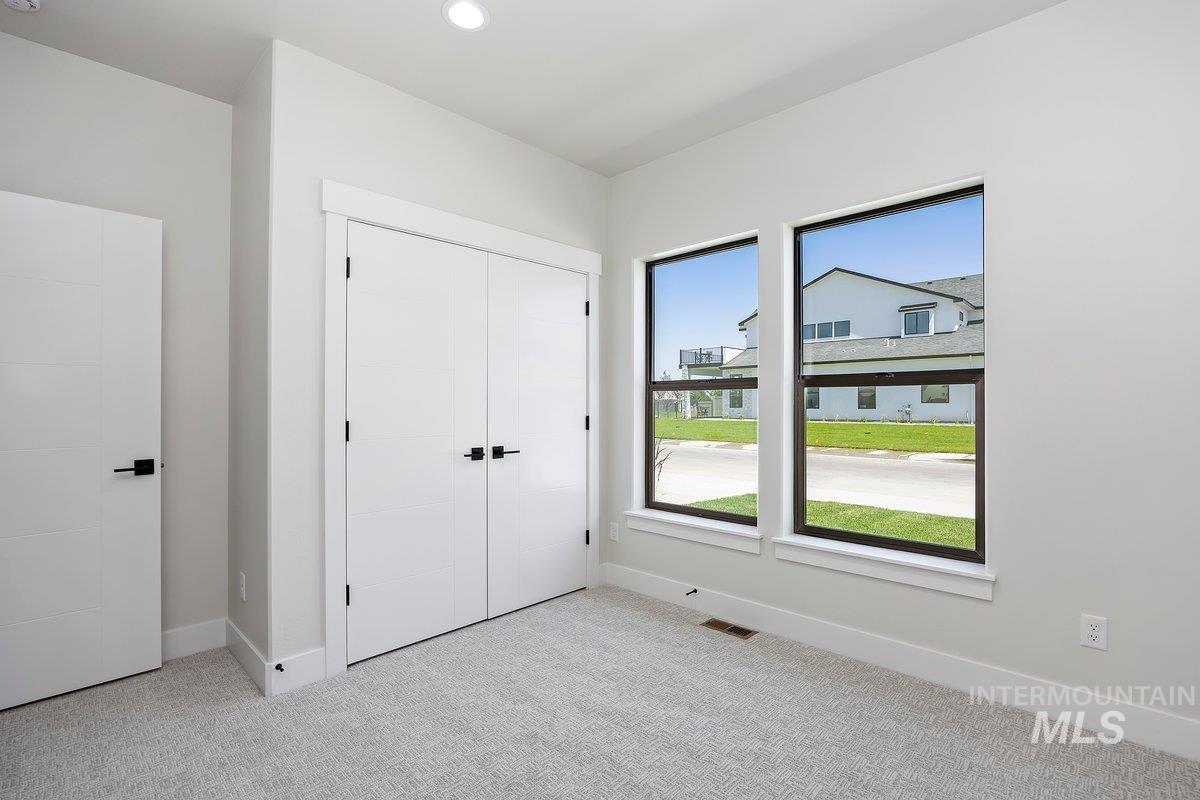 517 Canyon Falls Dr., Twin Falls, Idaho 83301, 3 Bedrooms, 2.5 Bathrooms, Residential For Sale, Price $545,000,MLS 98975573