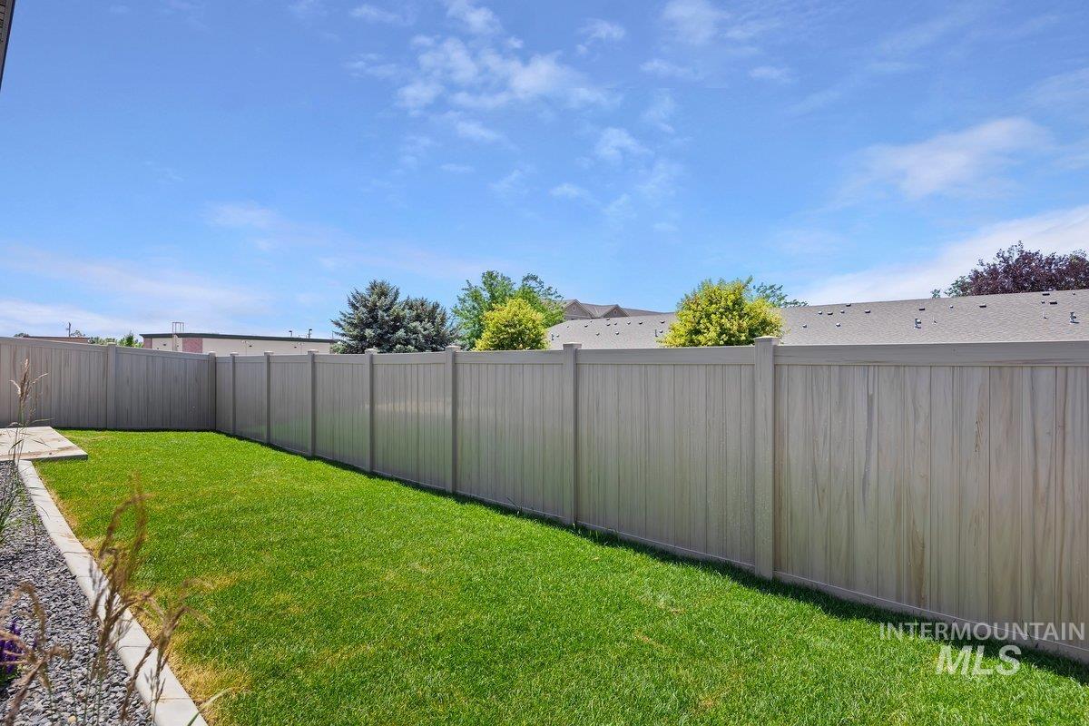 517 Canyon Falls Dr., Twin Falls, Idaho 83301, 3 Bedrooms, 2.5 Bathrooms, Residential For Sale, Price $545,000,MLS 98975573